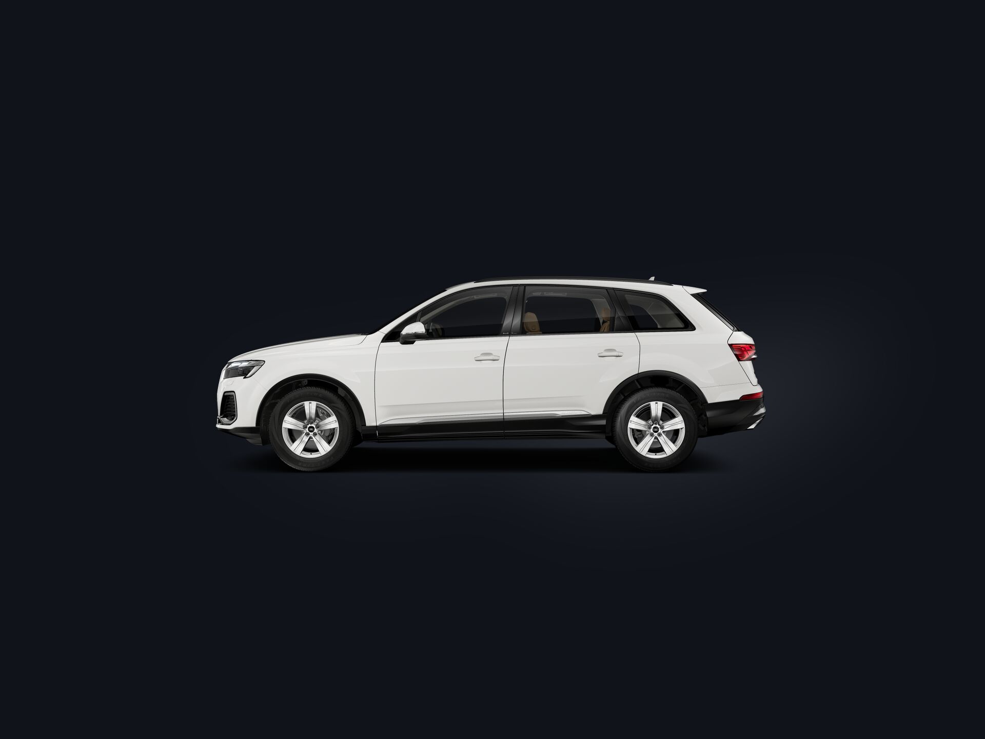 Q7 SUV side