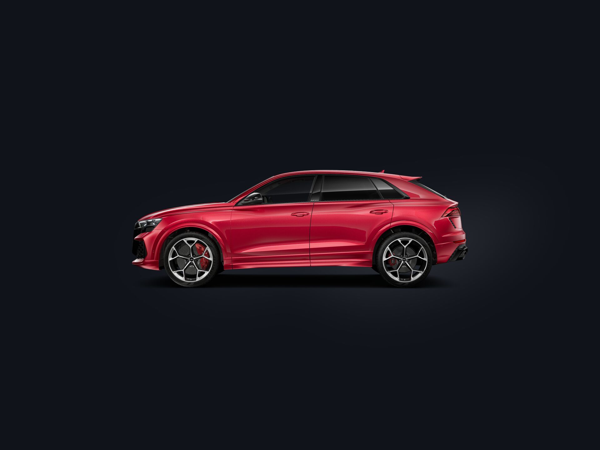 RS Q8 performance side