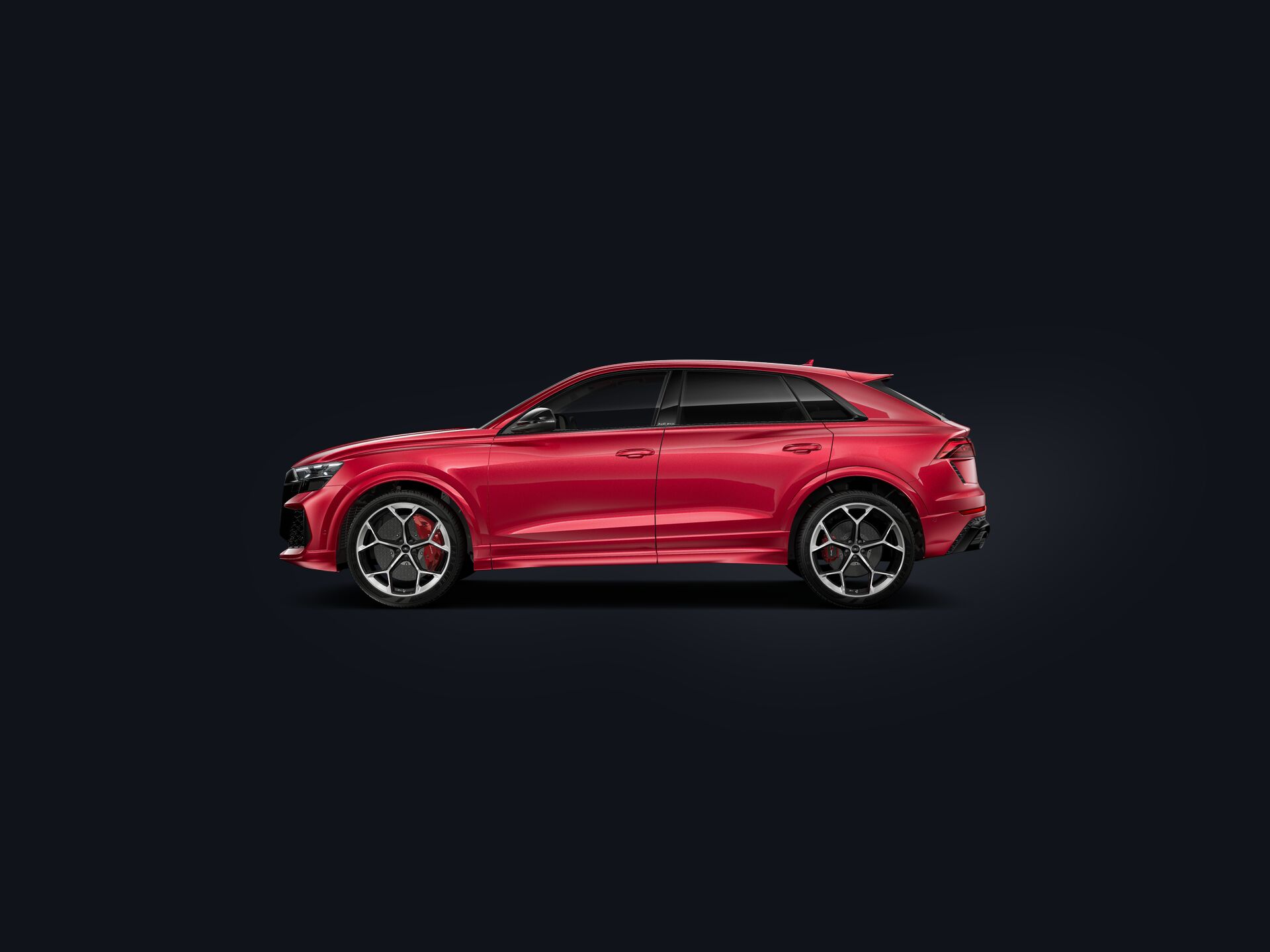 RS Q8 performance side