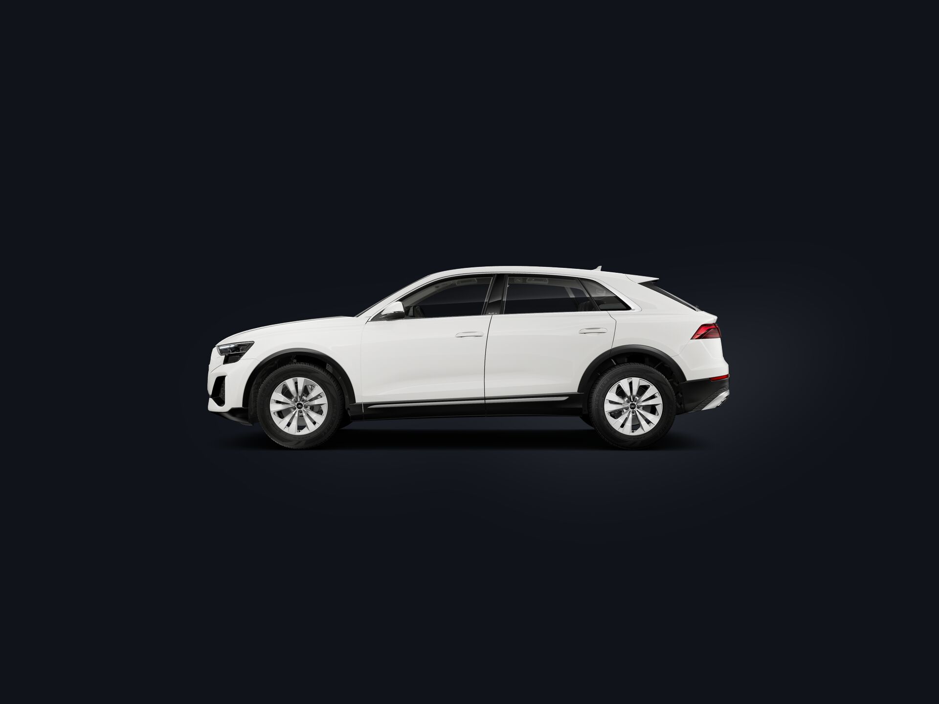Q8 SUV side