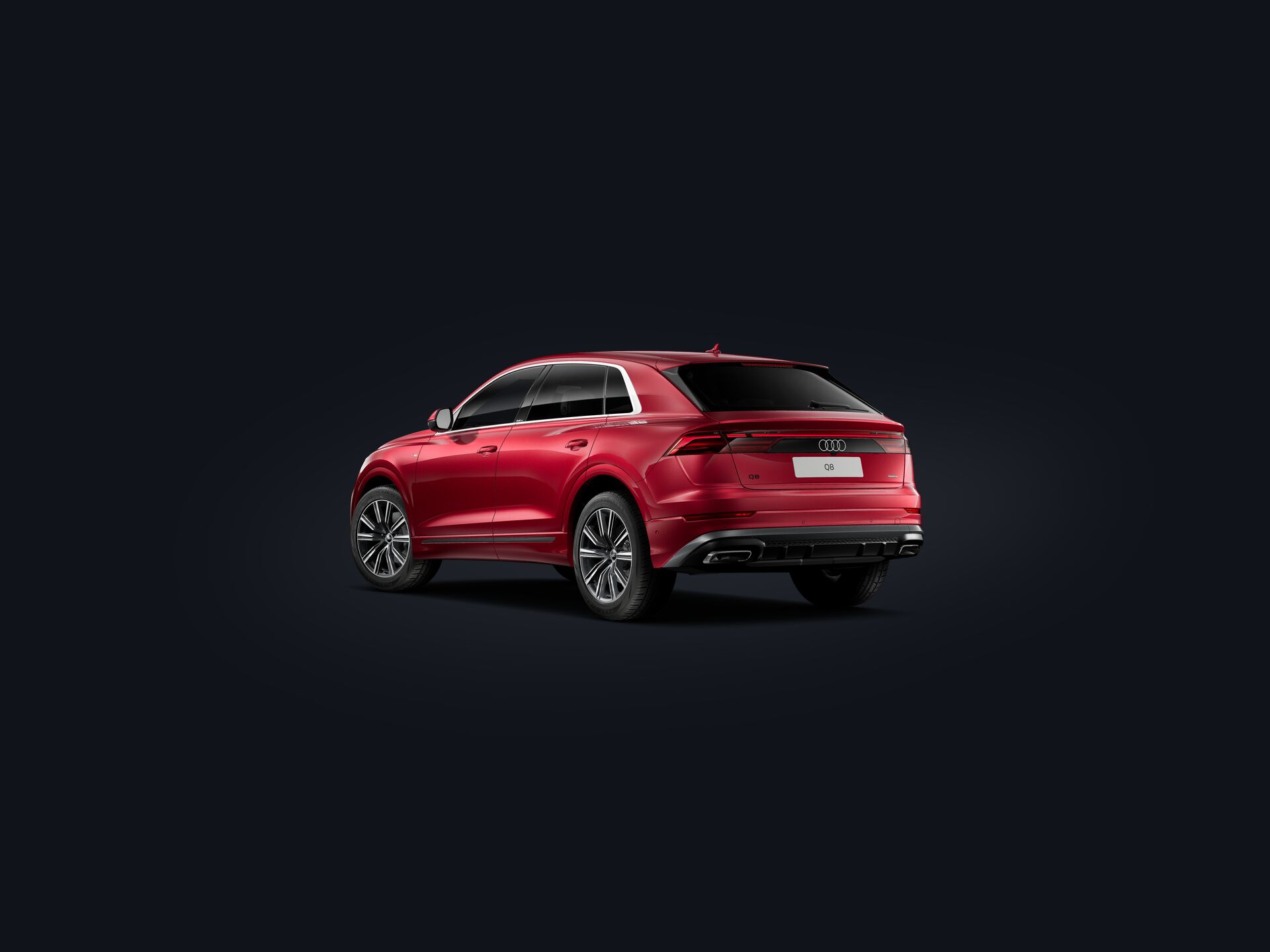 Q8 SUV 3/4 rear