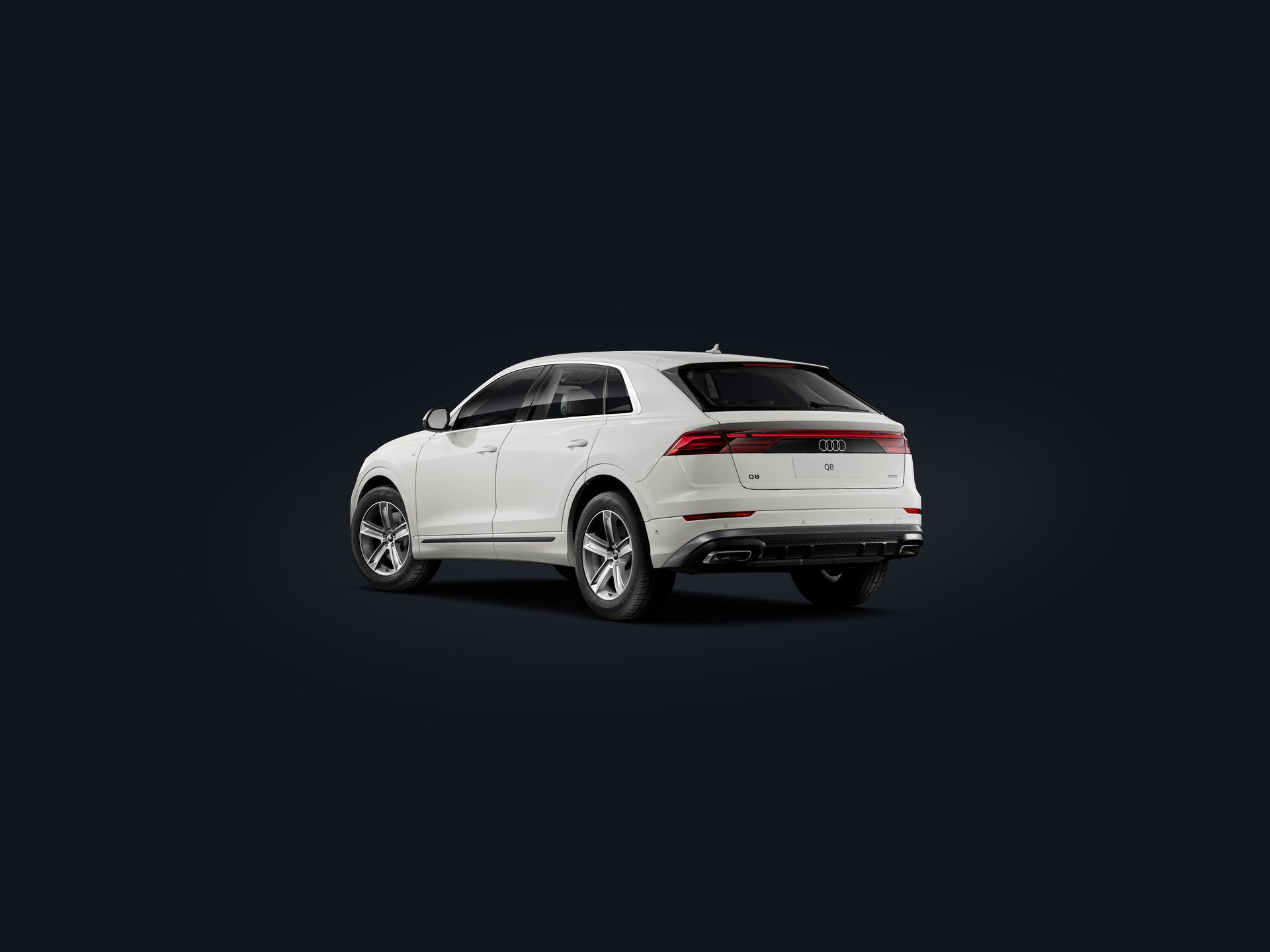 Q8 SUV 3/4 rear