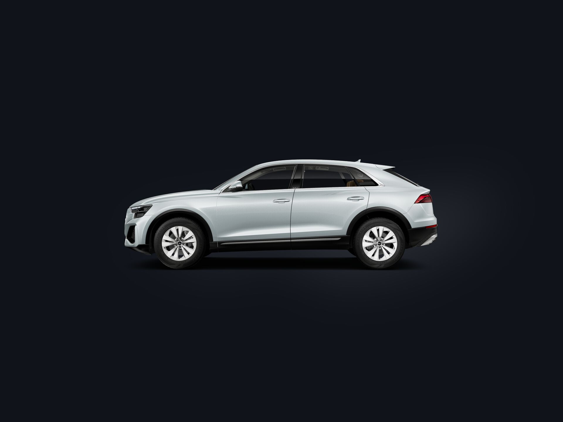 Q8 SUV side