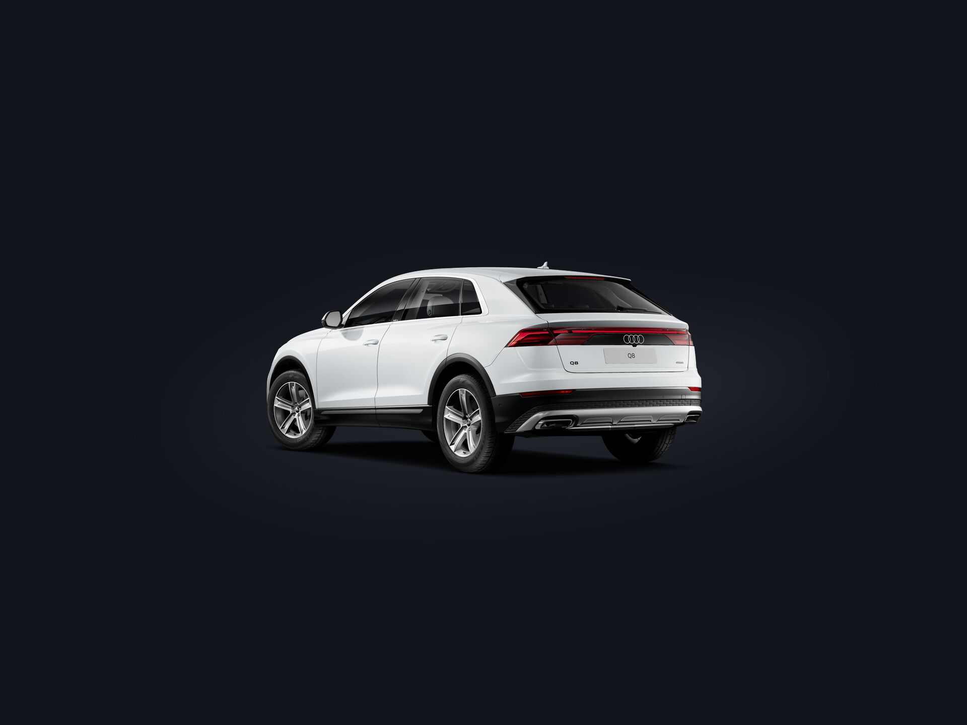 Q8 SUV 3/4 rear