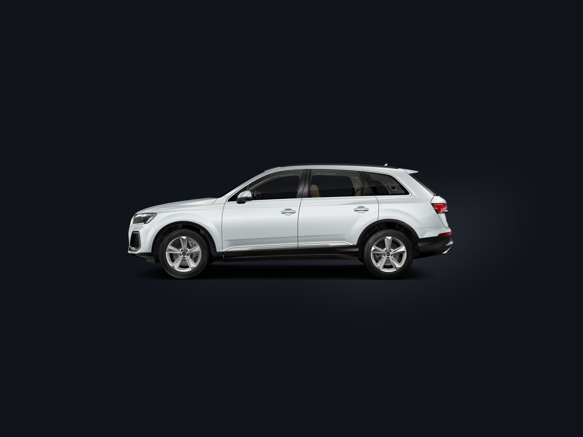 Q7 SUV side