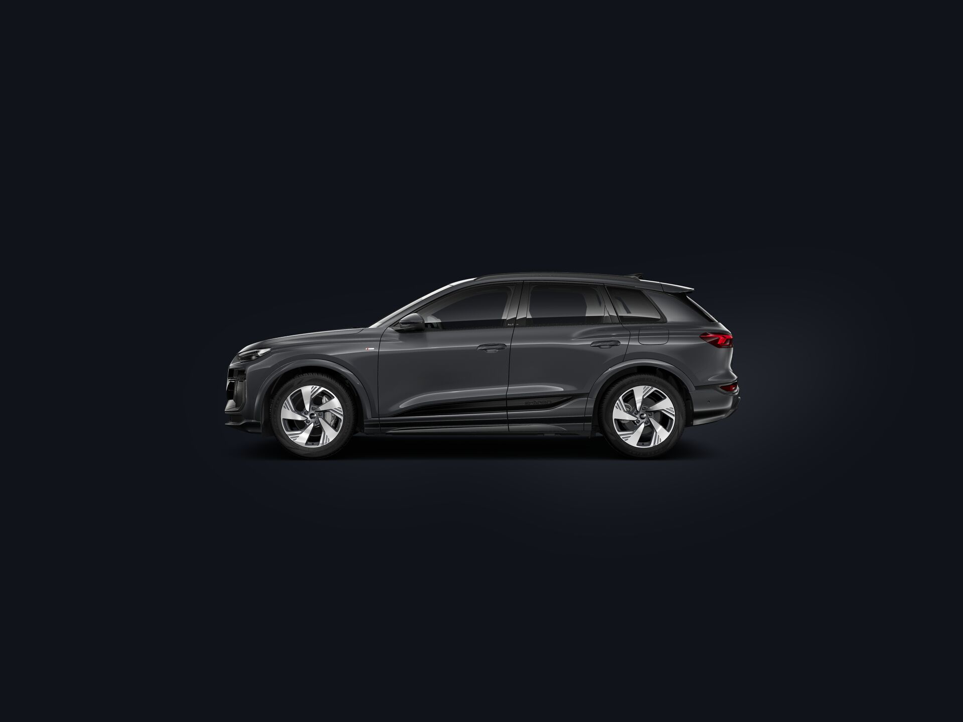 Q6 e-tron side
