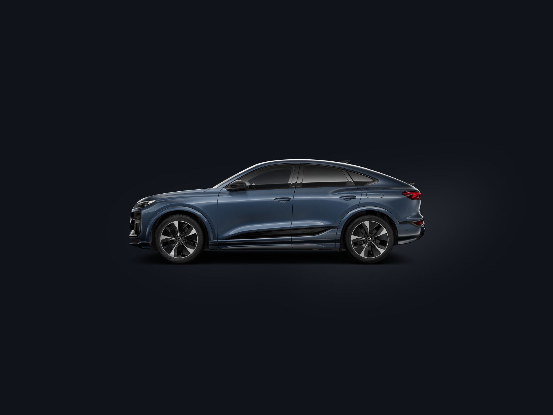 SQ6 Sportback e-tron side