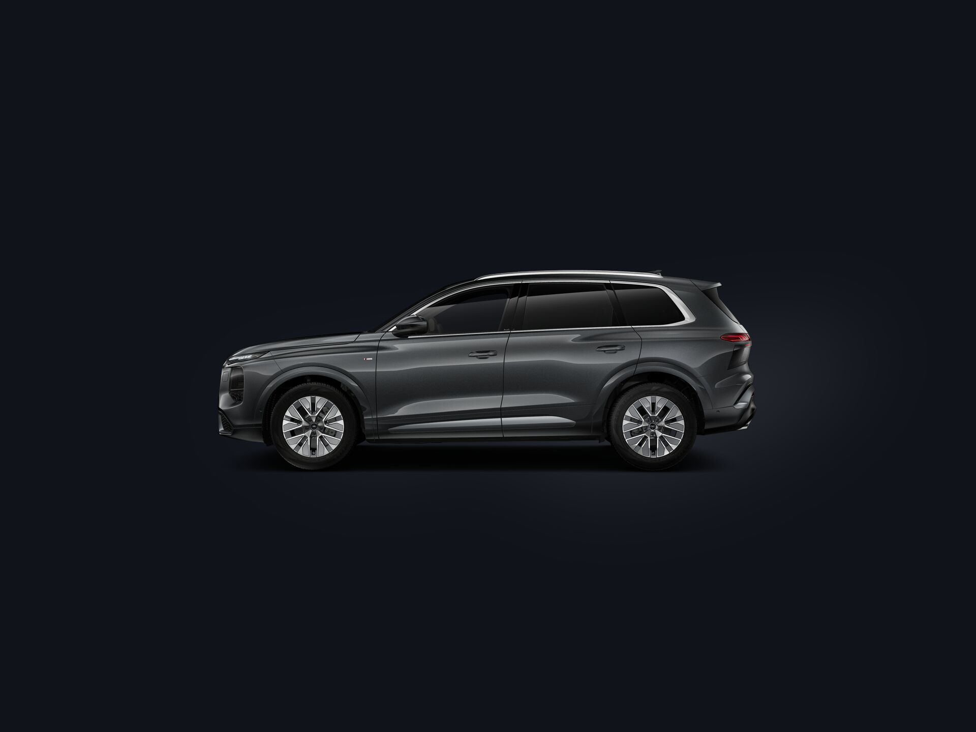 Q7 SUV side