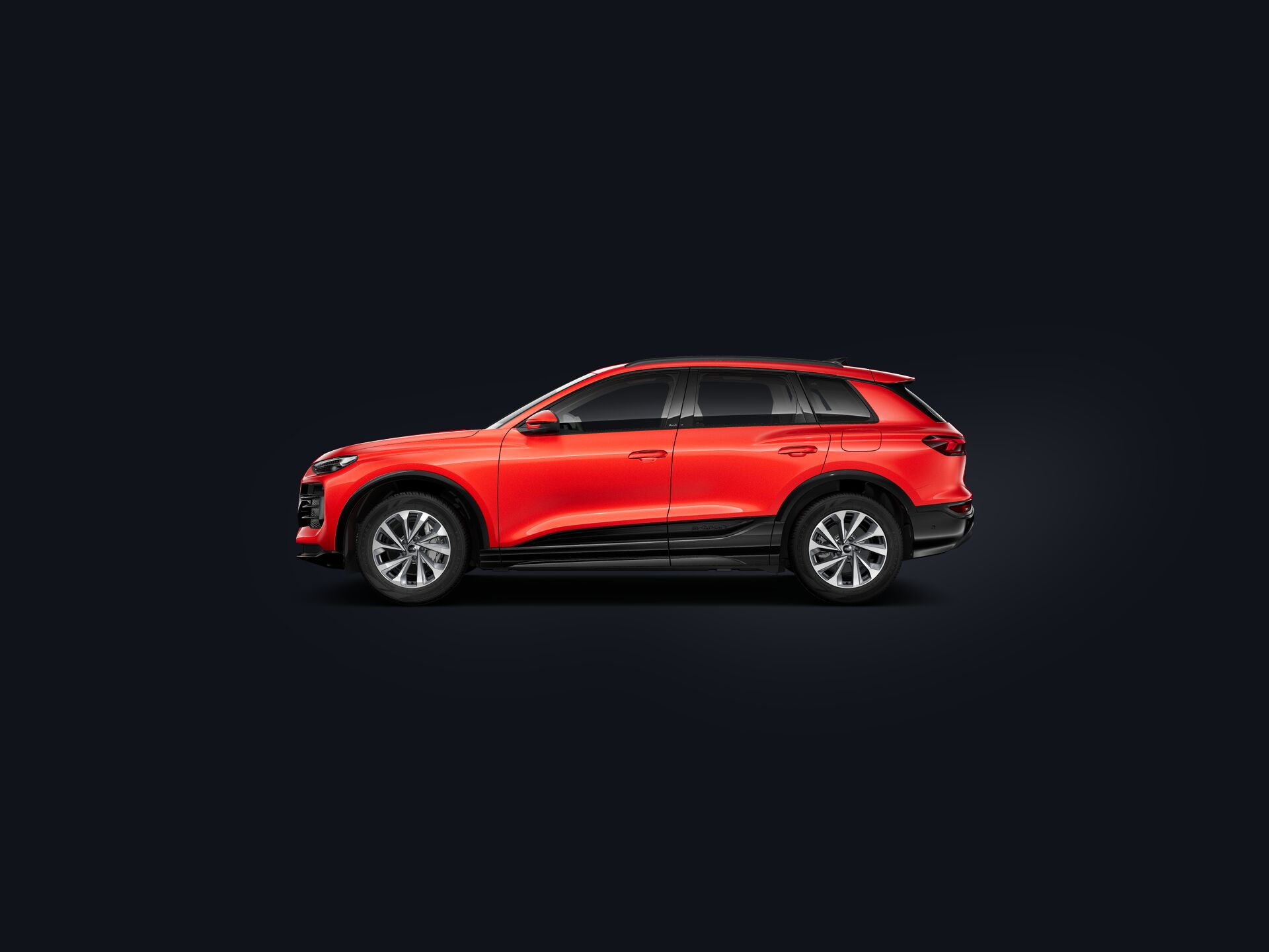 Q6 SUV e-tron side