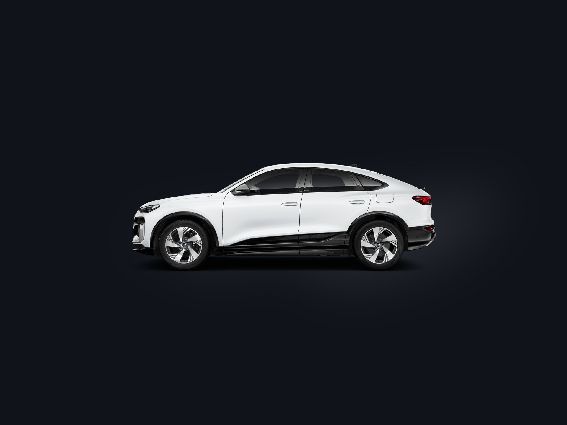 SQ6 Sportback e-tron custside