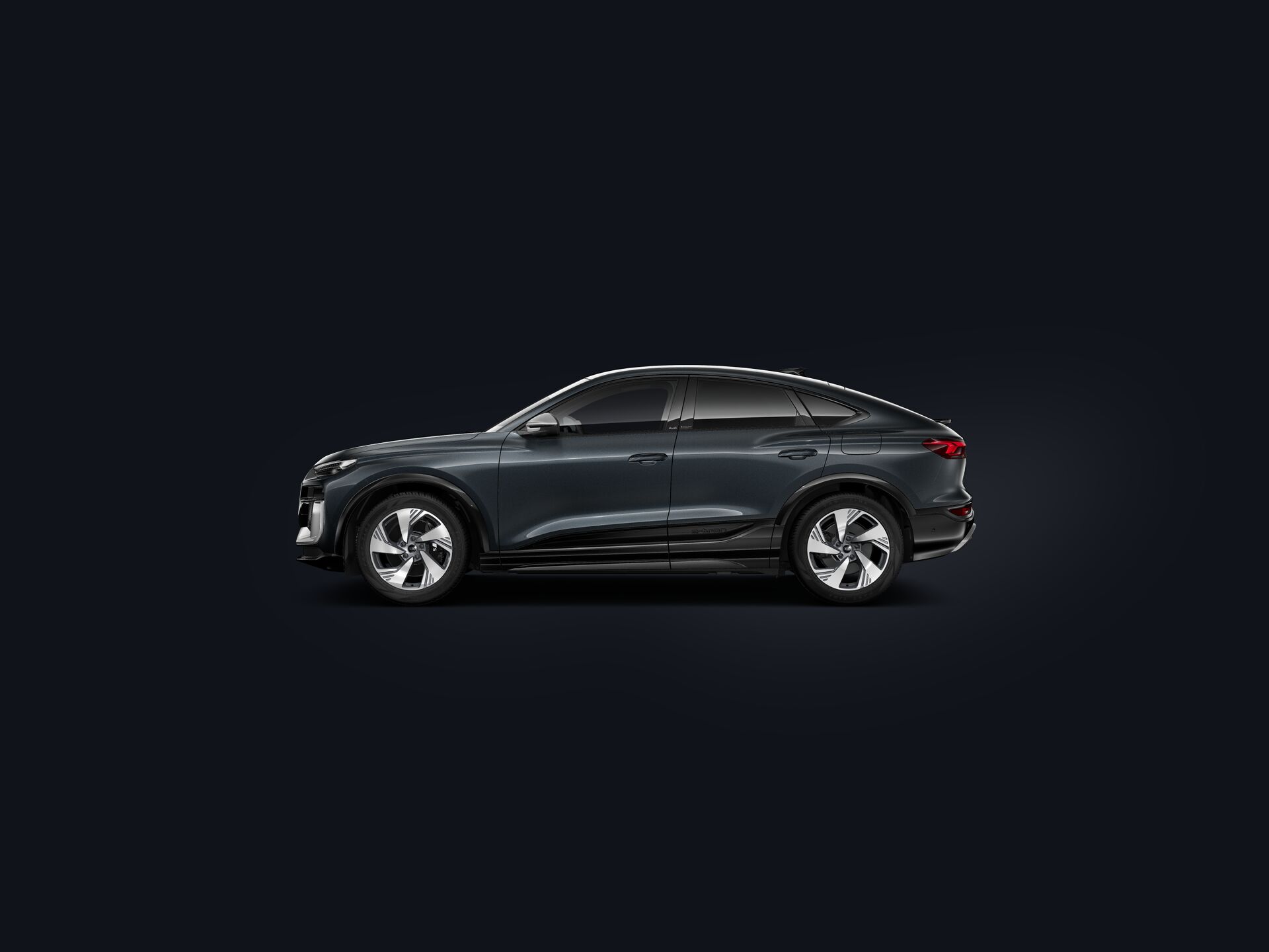 SQ6 Sportback e-tron side
