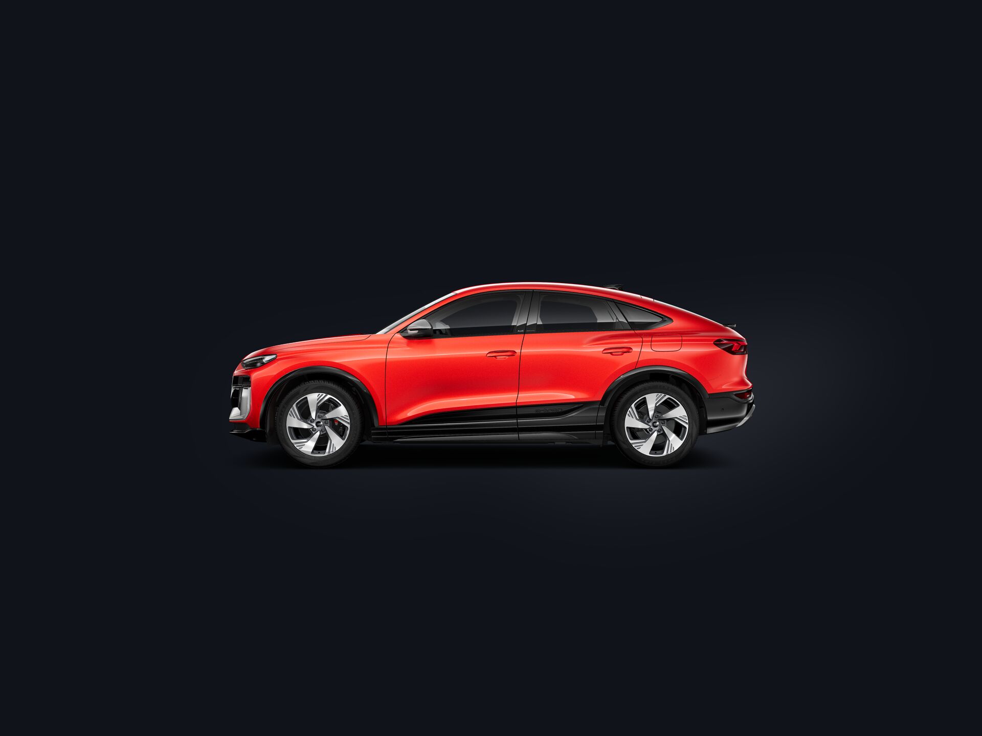 SQ6 Sportback e-tron side