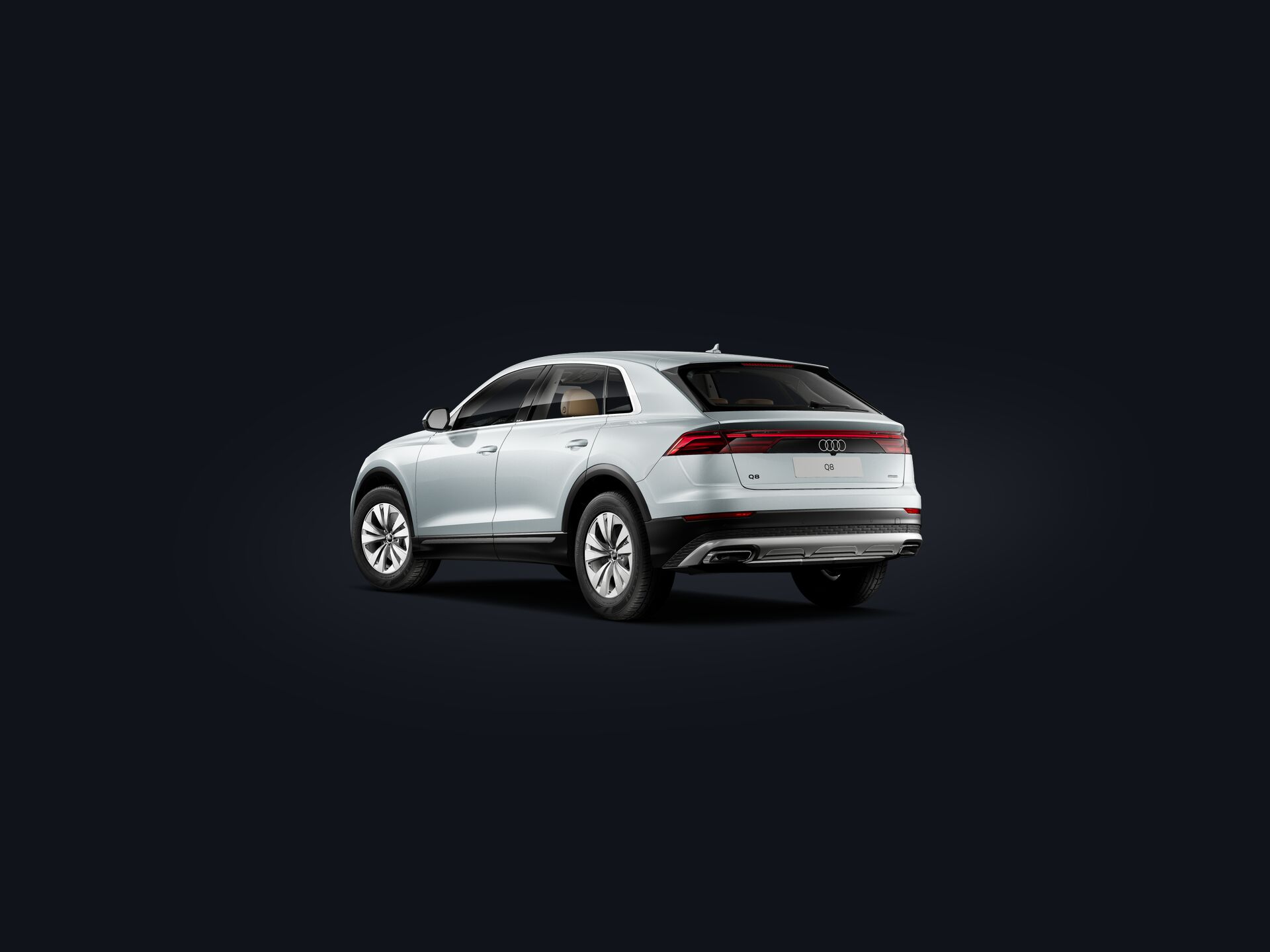 Q8 SUV 3/4 rear