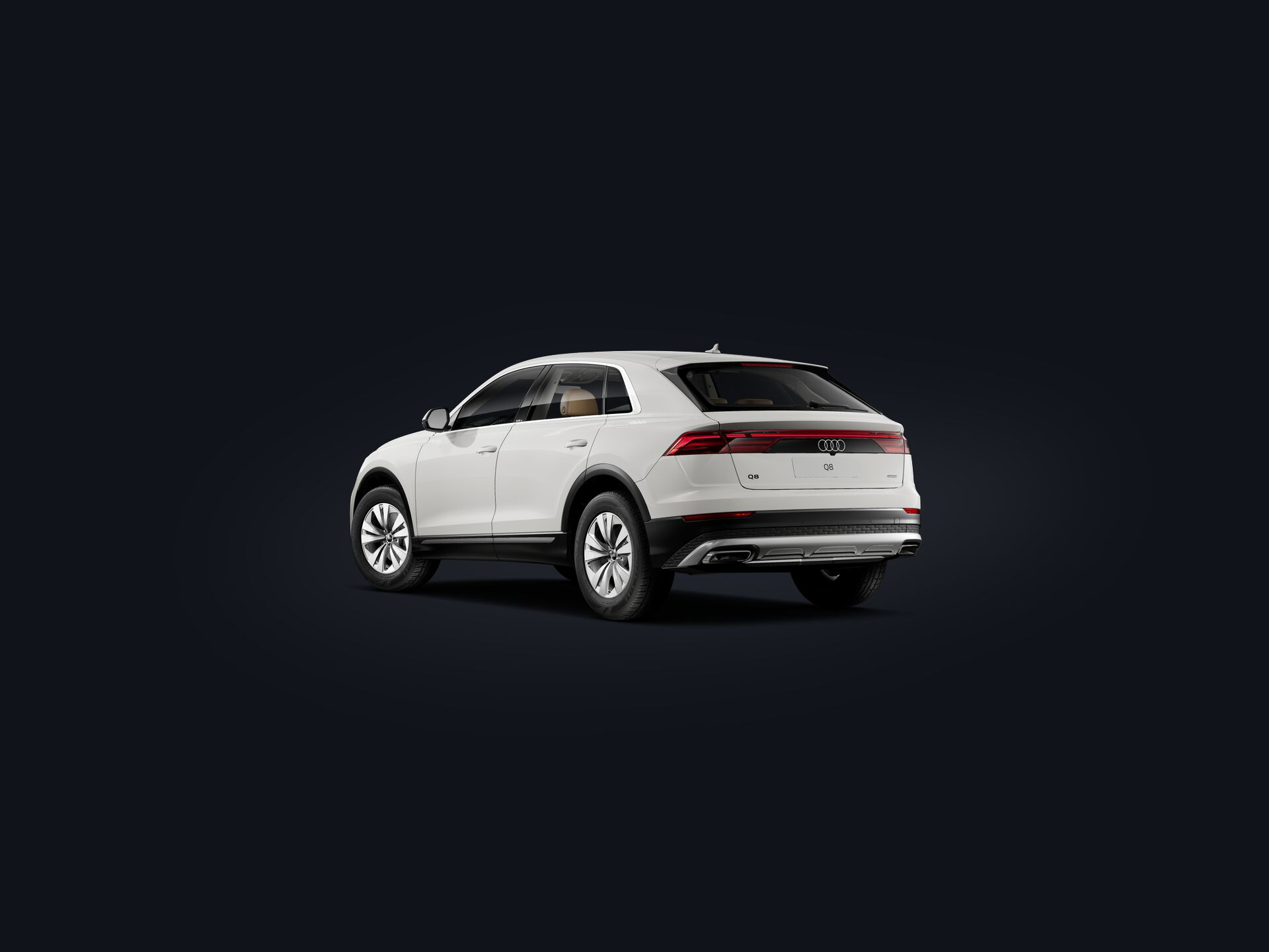 Q8 SUV 3/4 rear