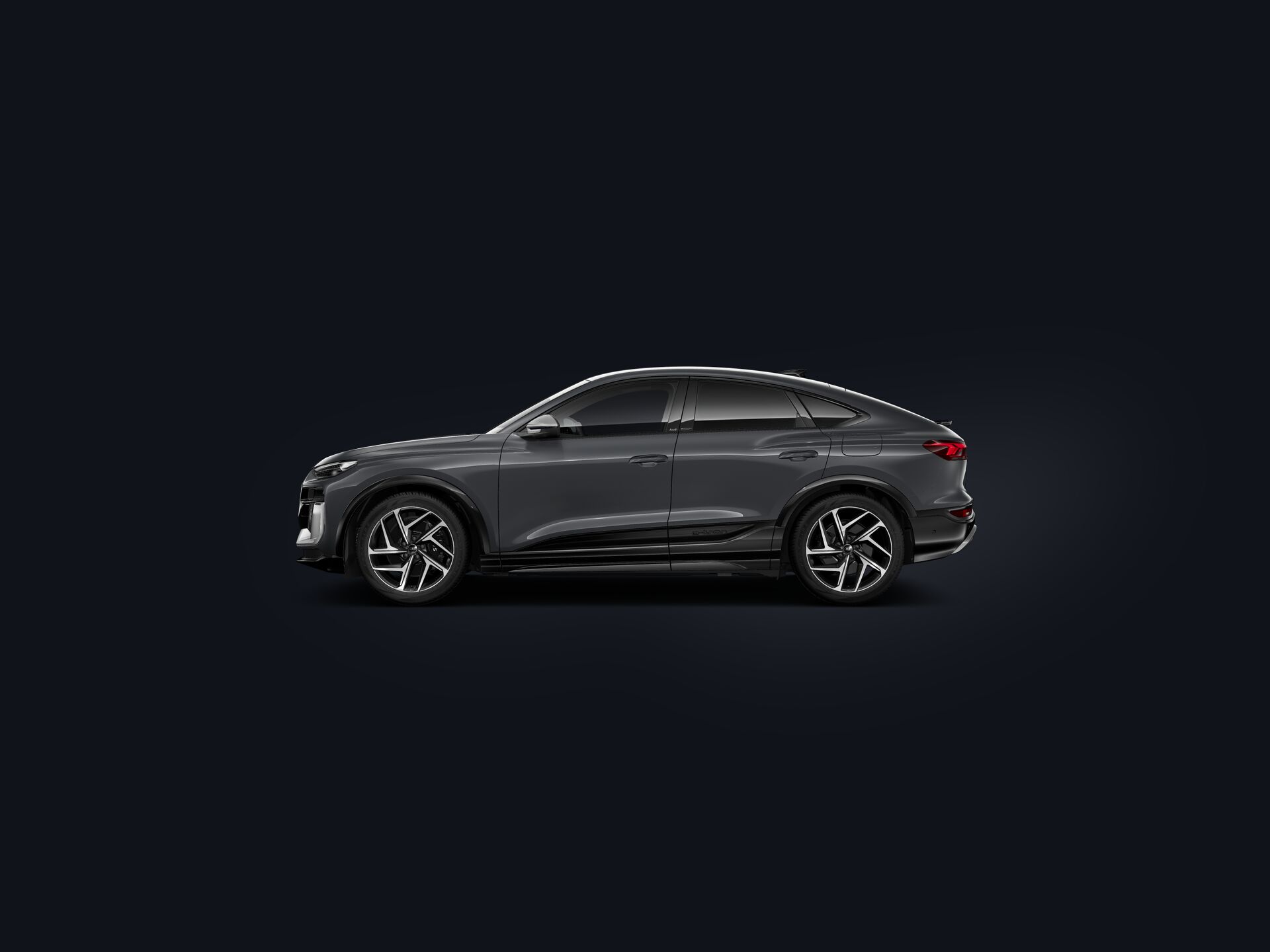 SQ6 Sportback e-tron custside