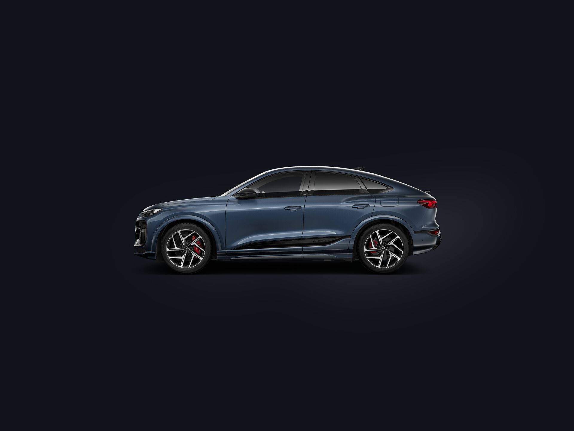 SQ6 Sportback e-tron custside