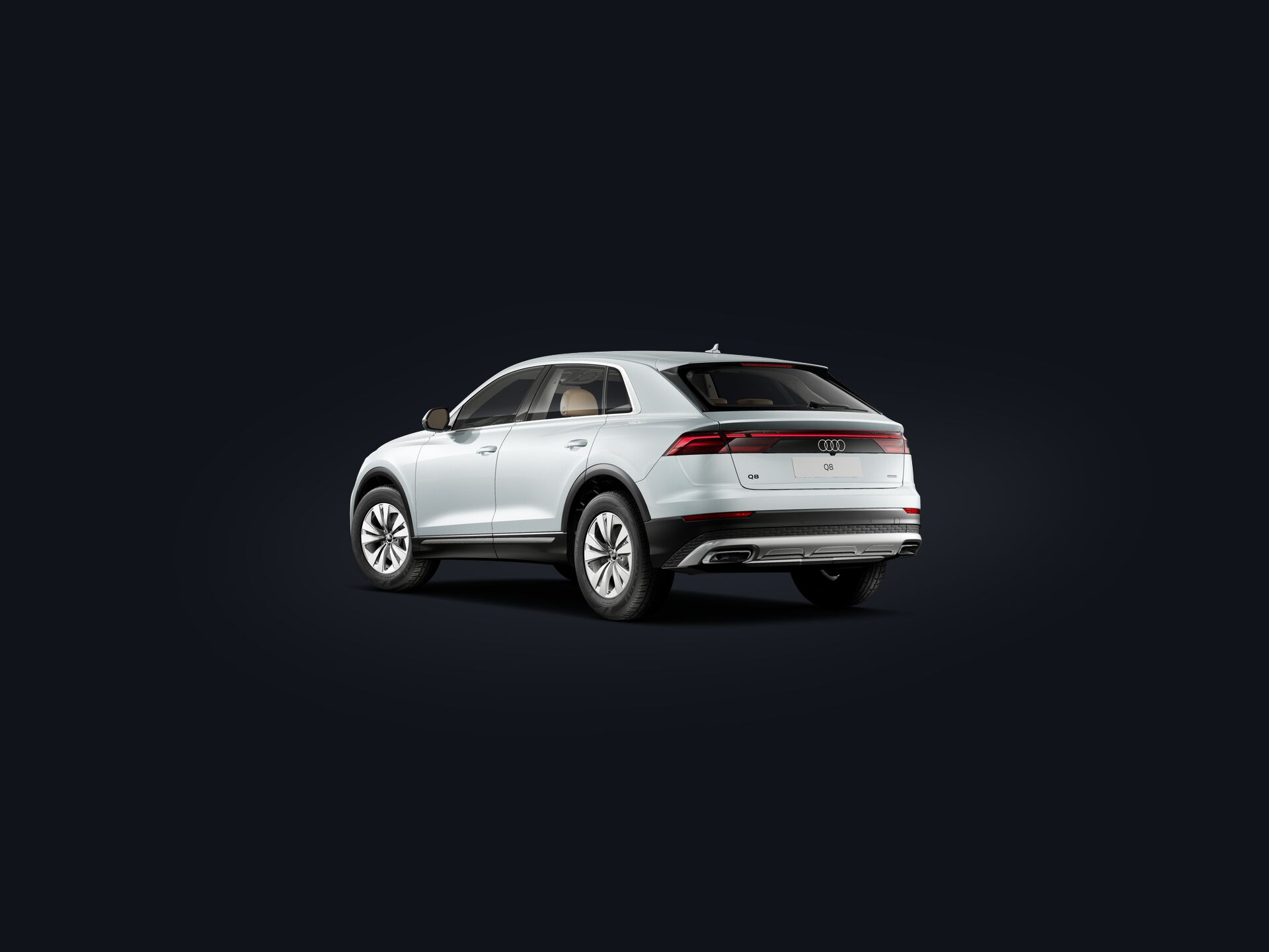 Q8 SUV 3/4 rear