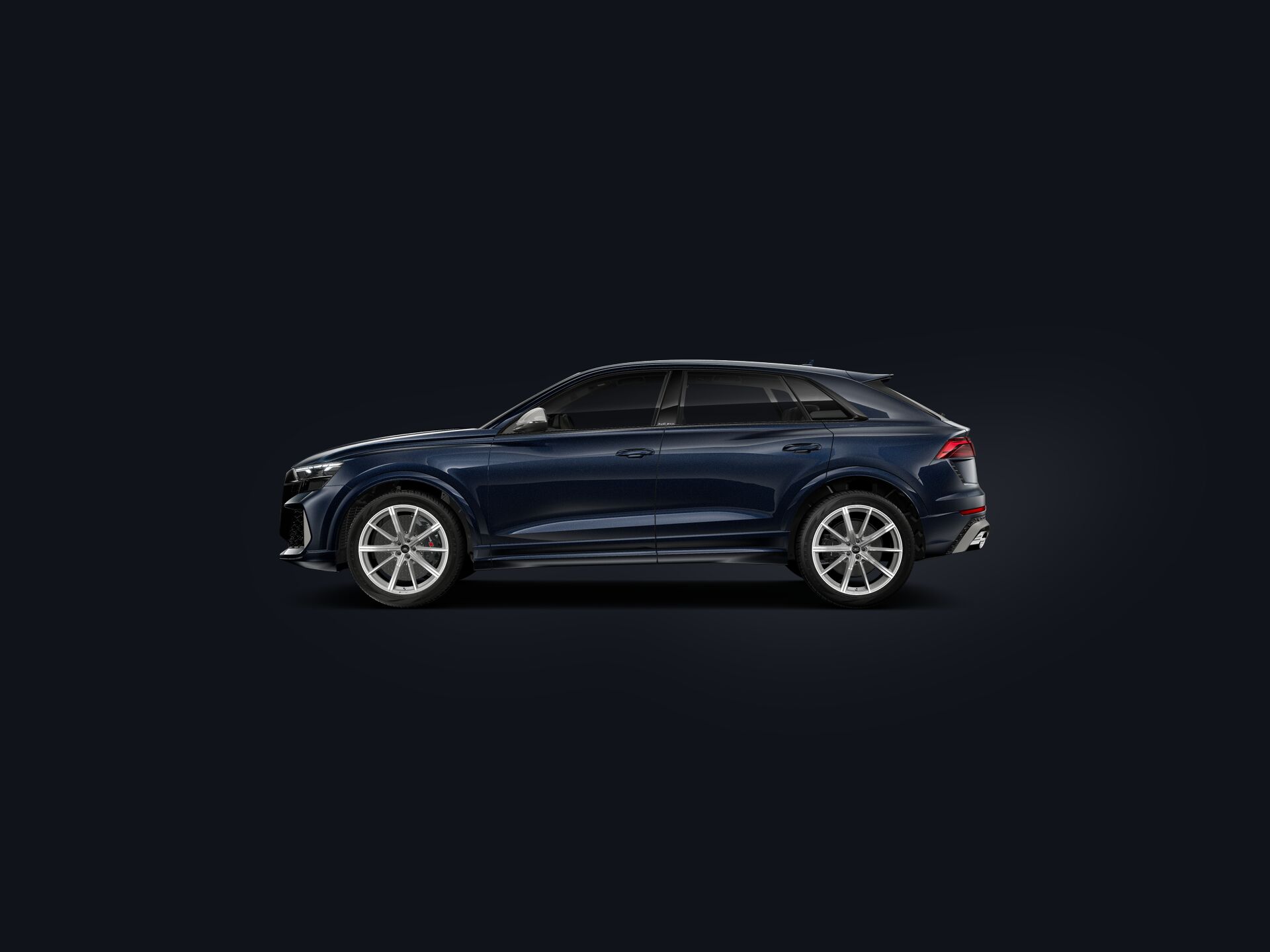 RS Q8 SUV performance side