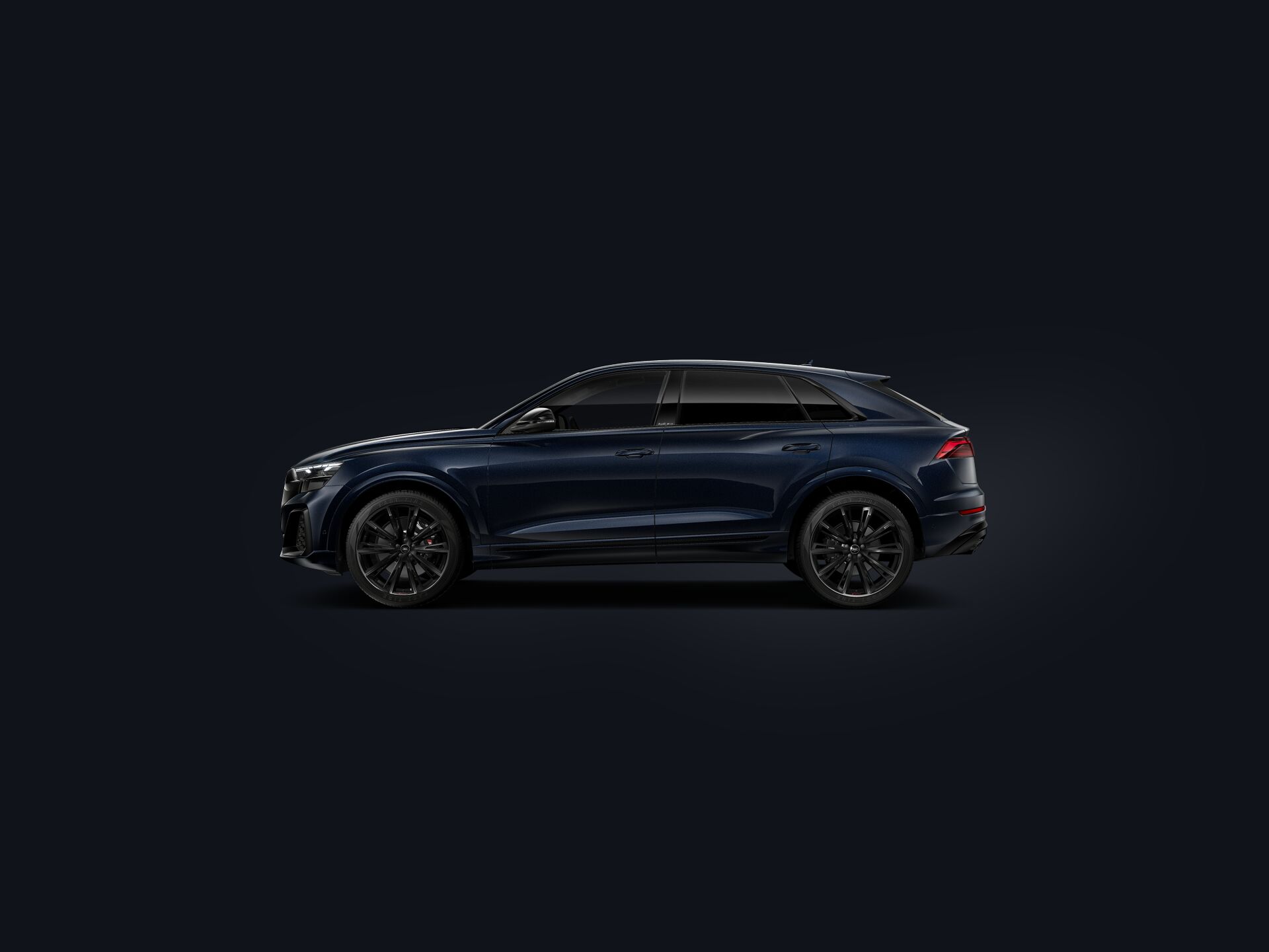 SQ8 SUV side