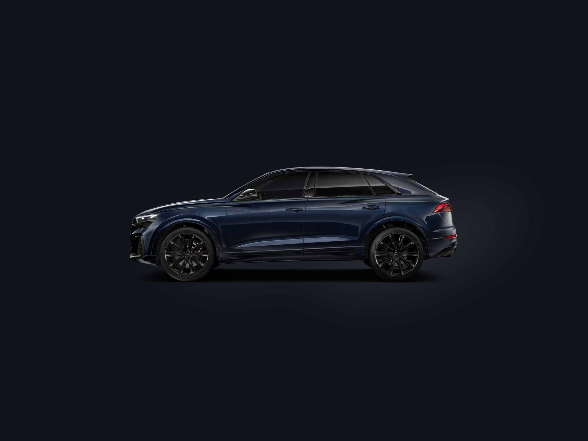 SQ8 SUV side