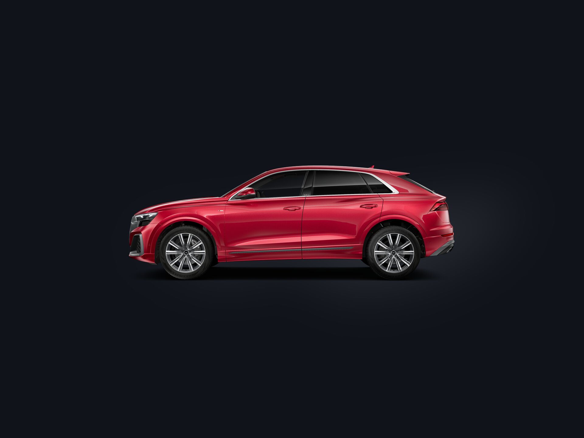 Q8 SUV side