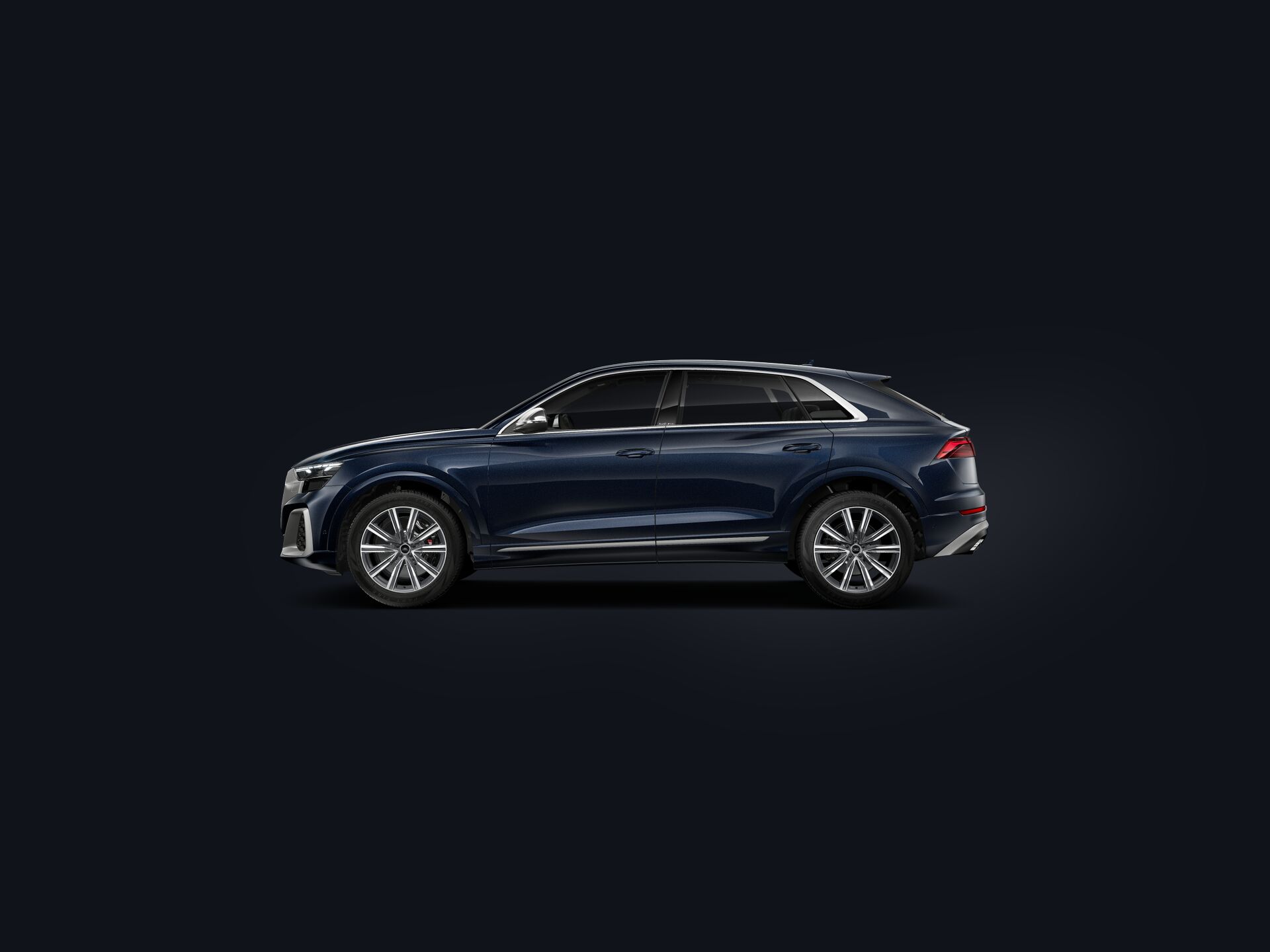 SQ8 SUV side