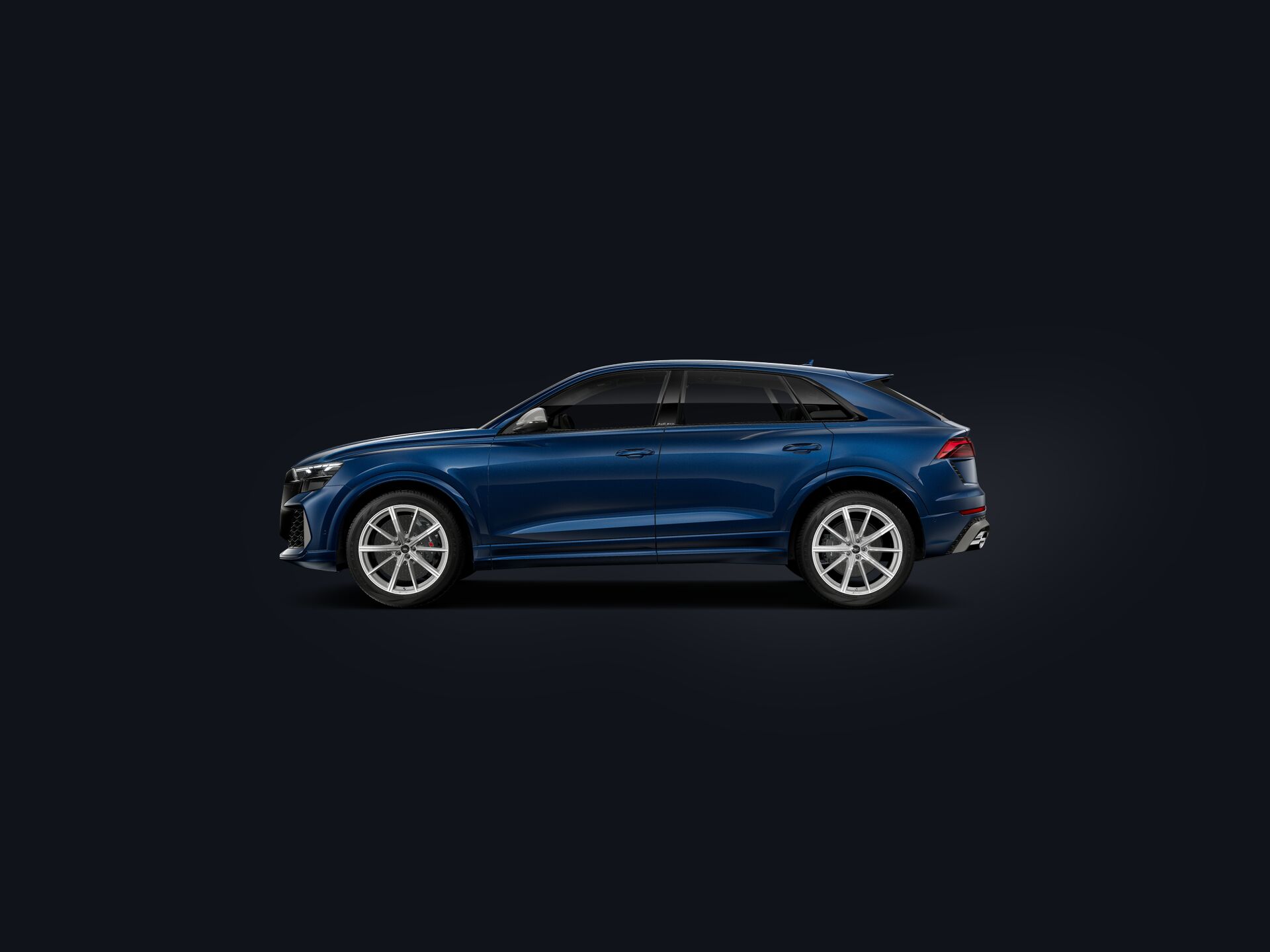 RS Q8 performance side