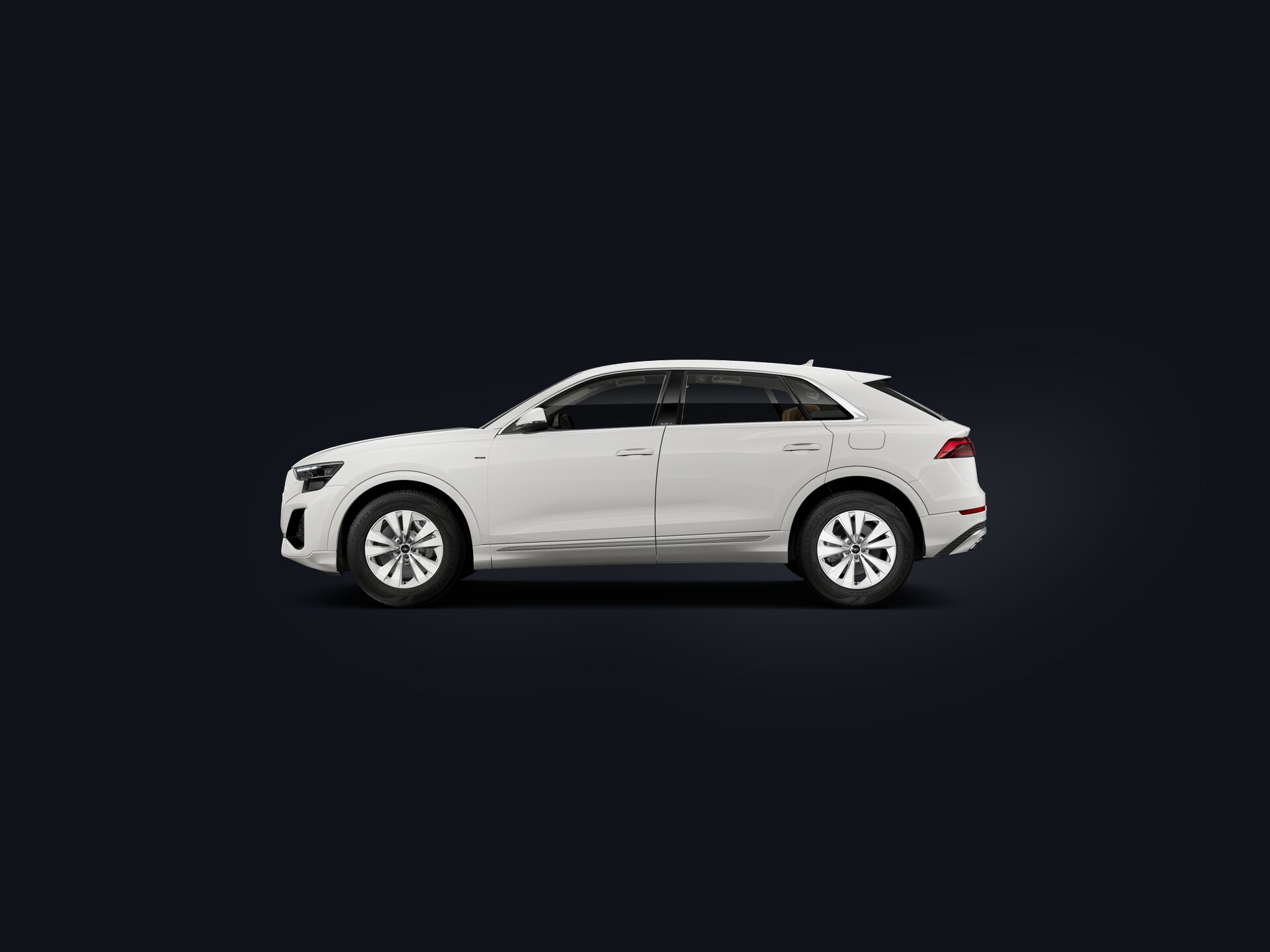 Q8 e-hybrid side