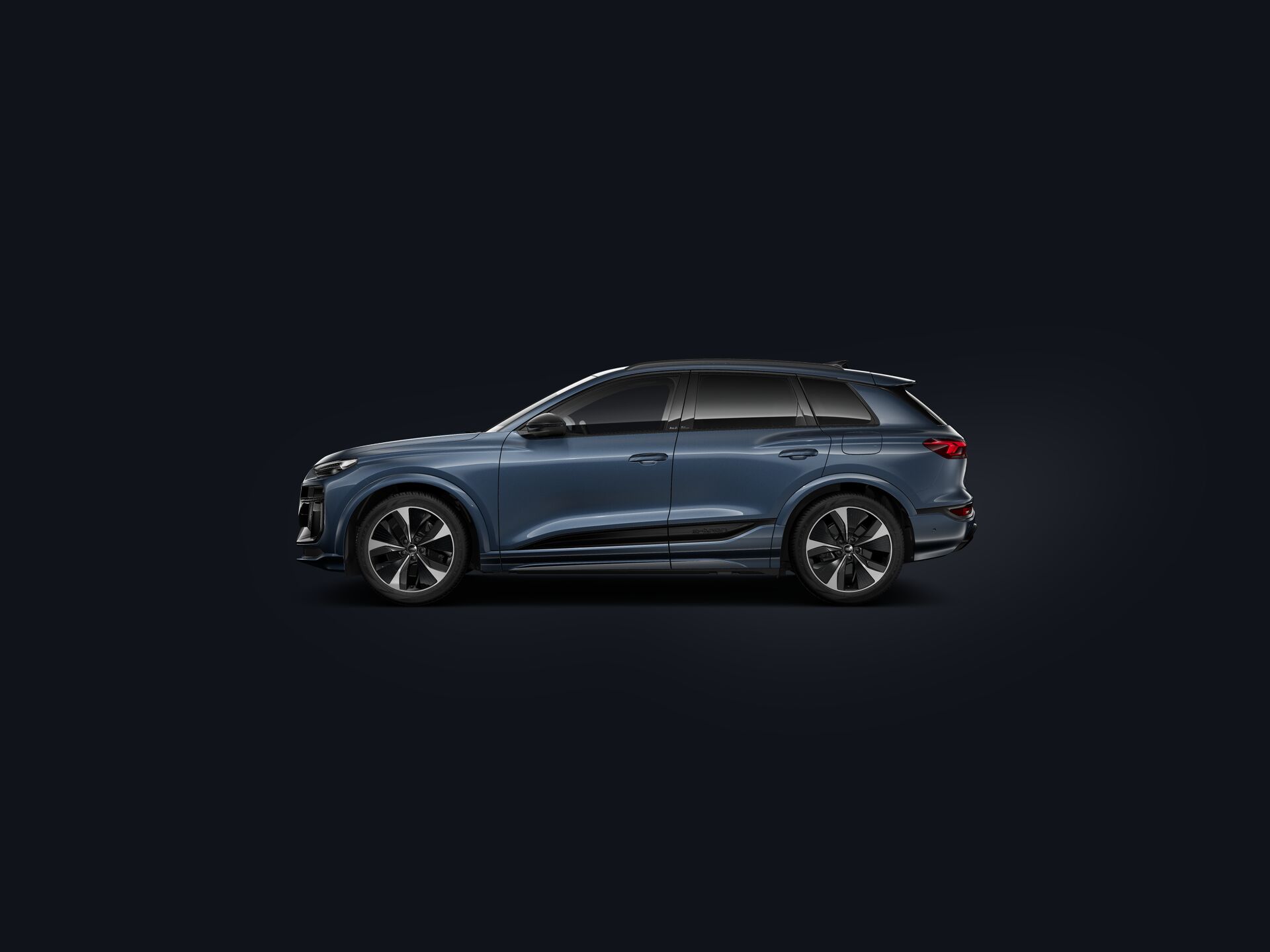 SQ6 SUV e-tron side