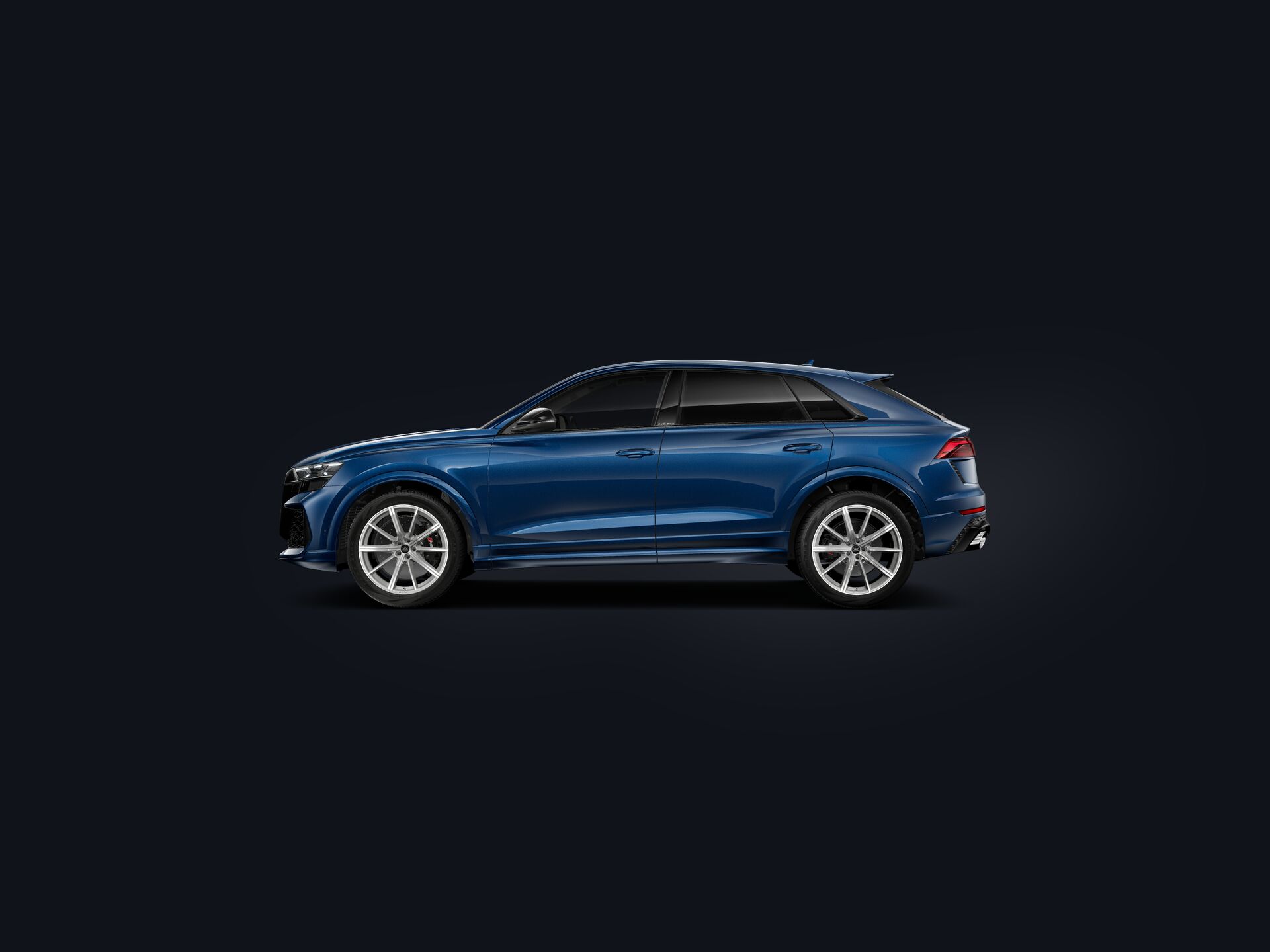 RS Q8 SUV side