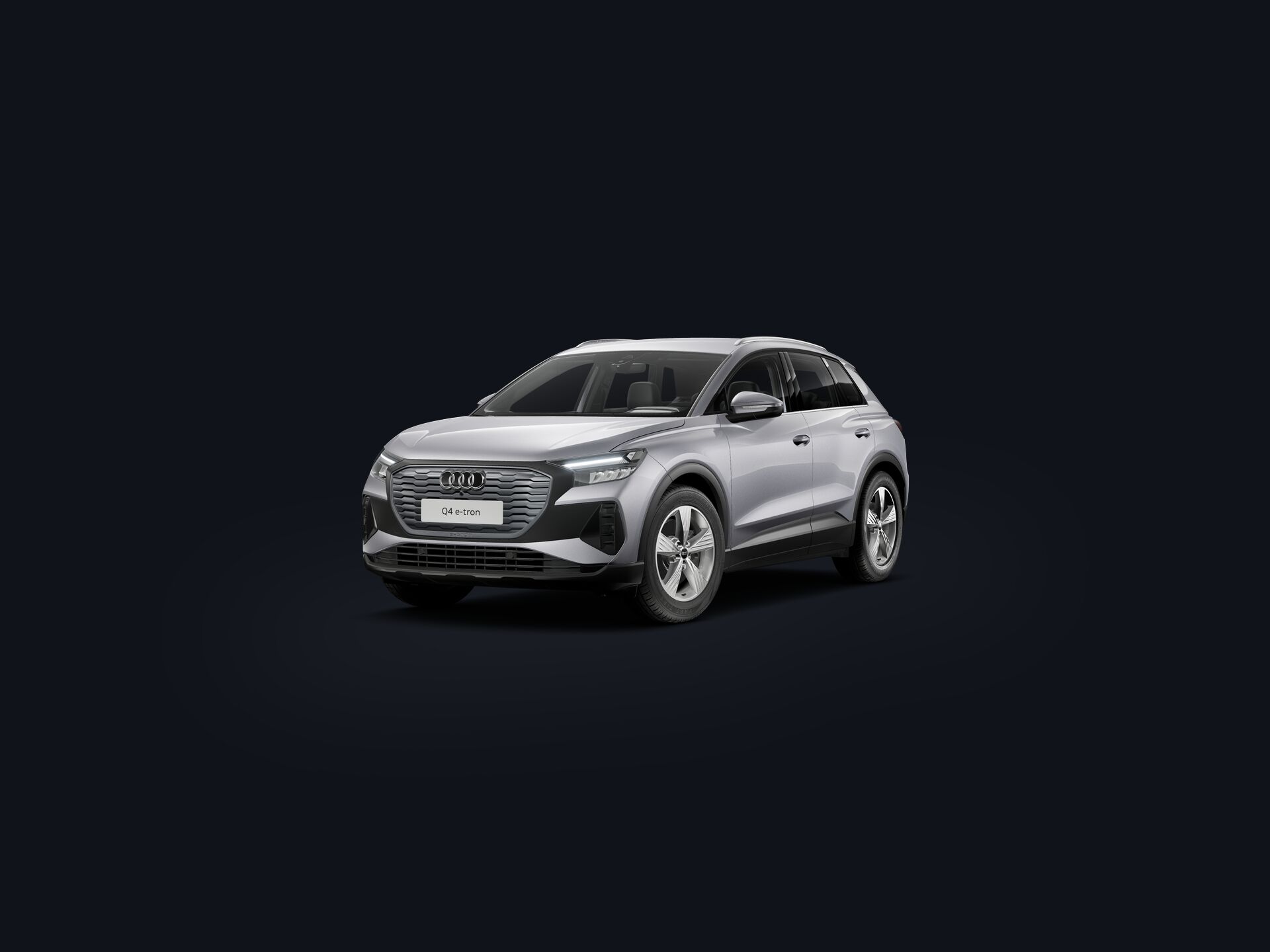 Q4 e-tron cust34front