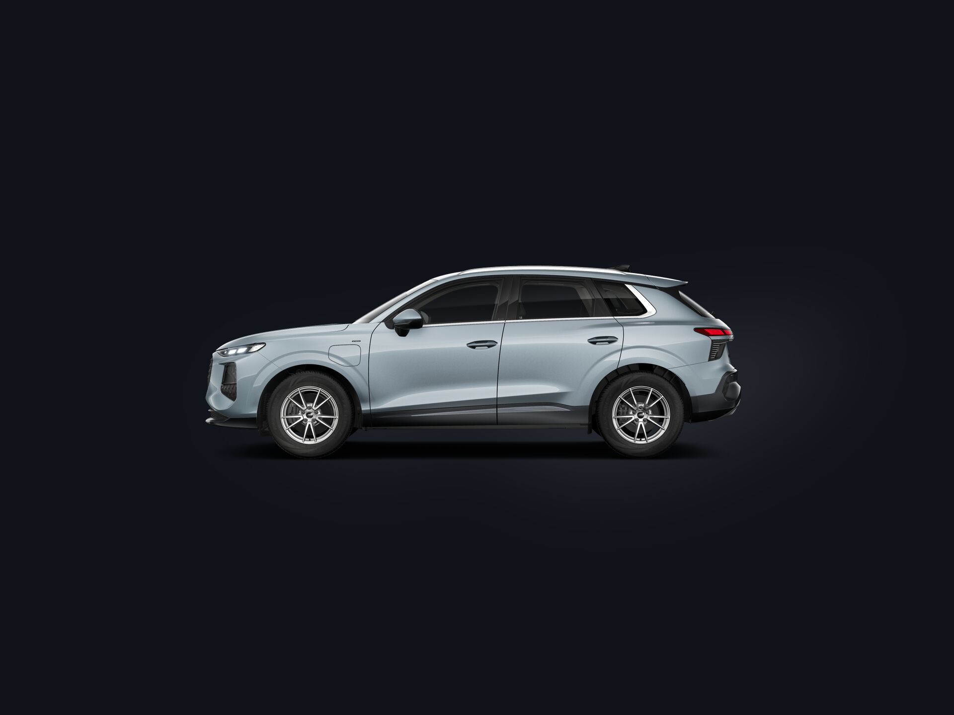 Q3 e-hybrid side