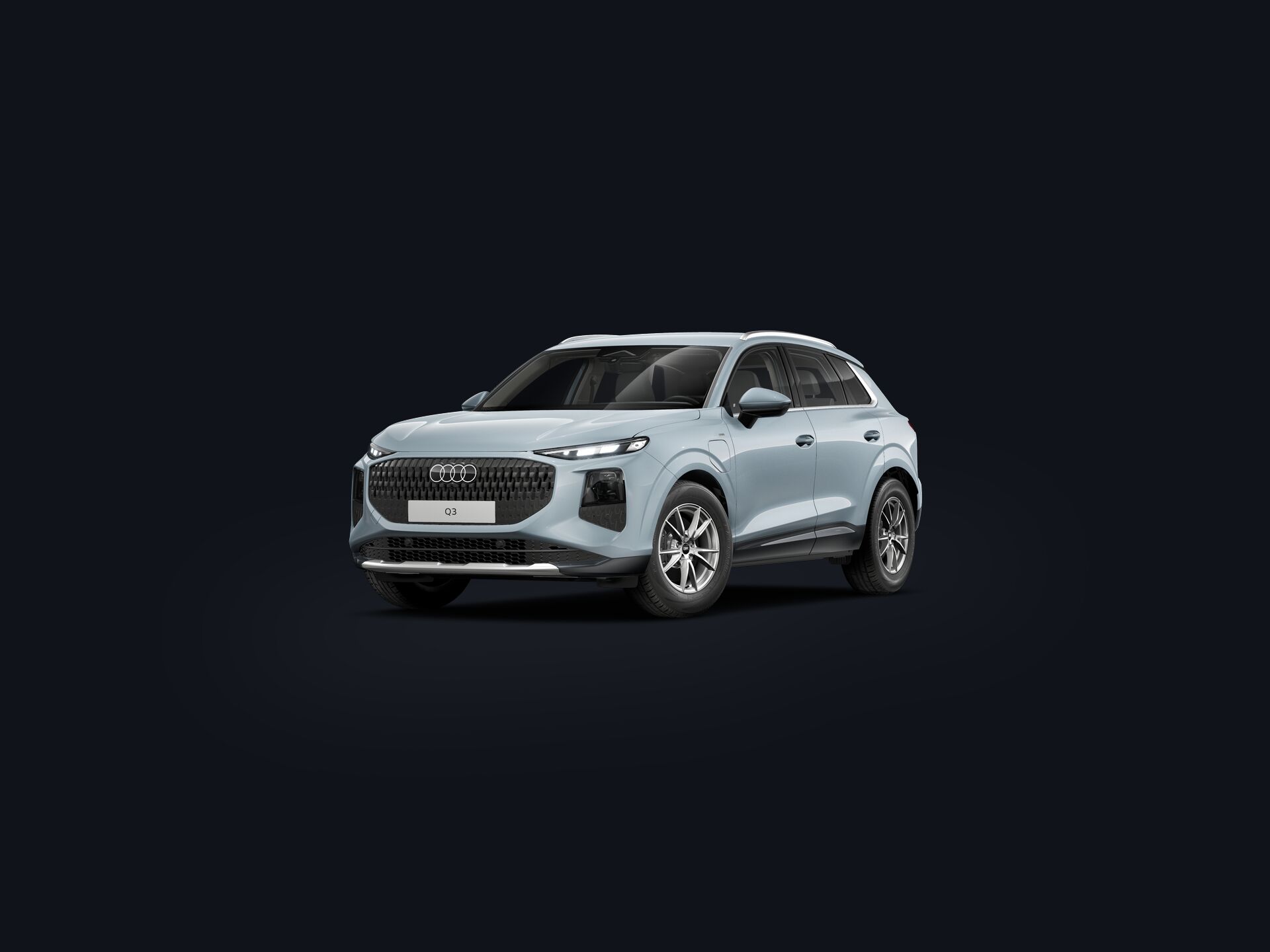 Q3 e-hybrid 3/4 front