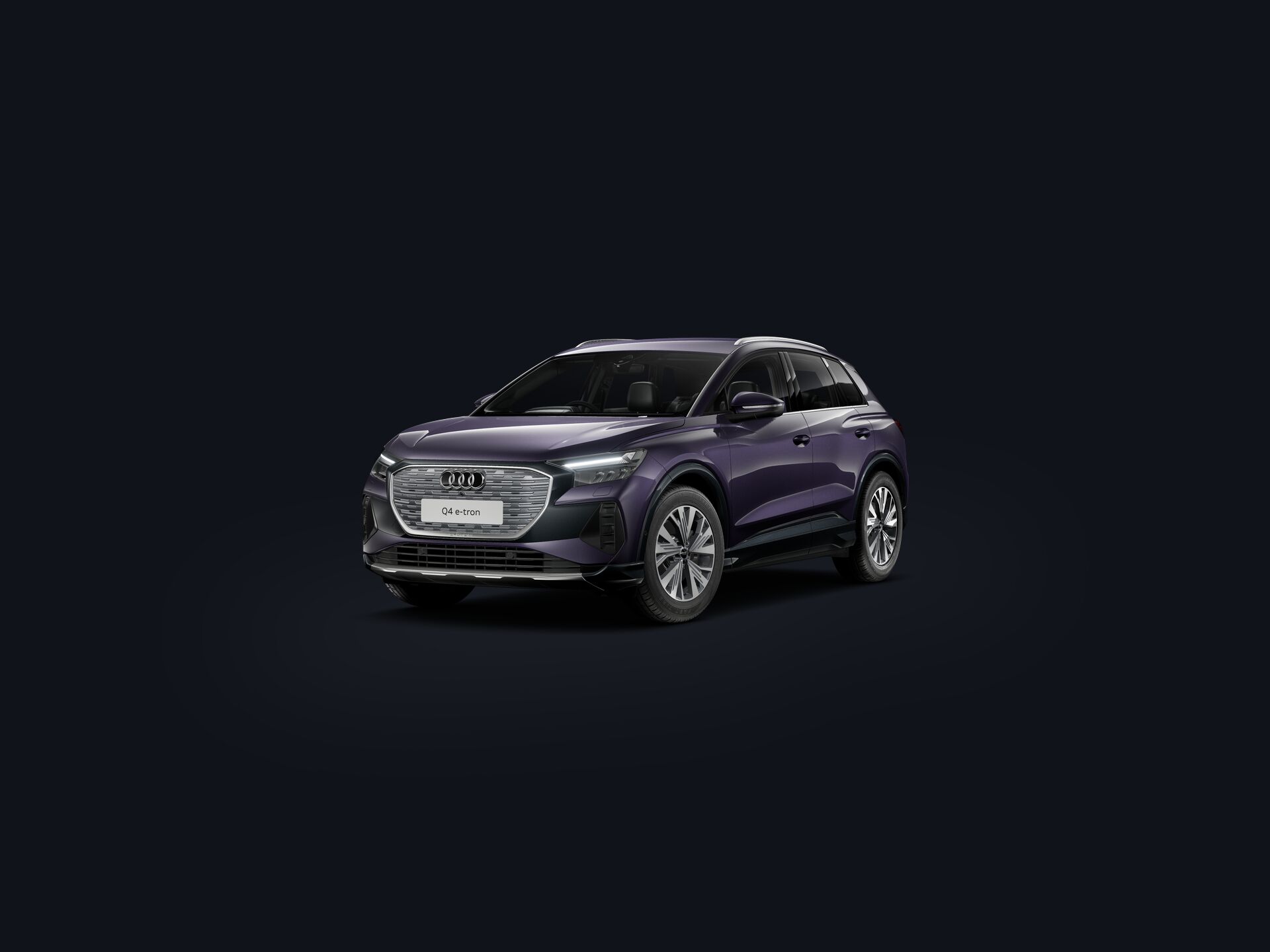 Q4 e-tron 3/4 front