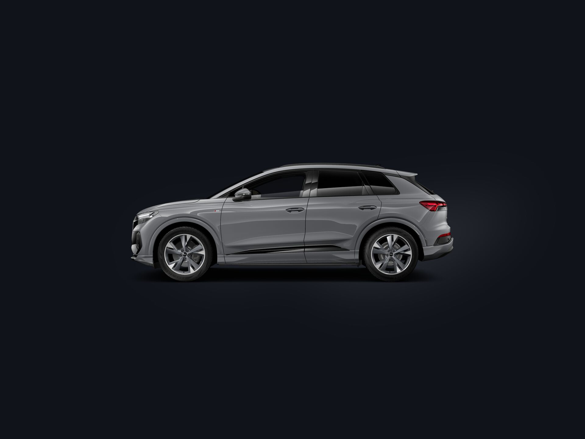 Q4 e-tron side