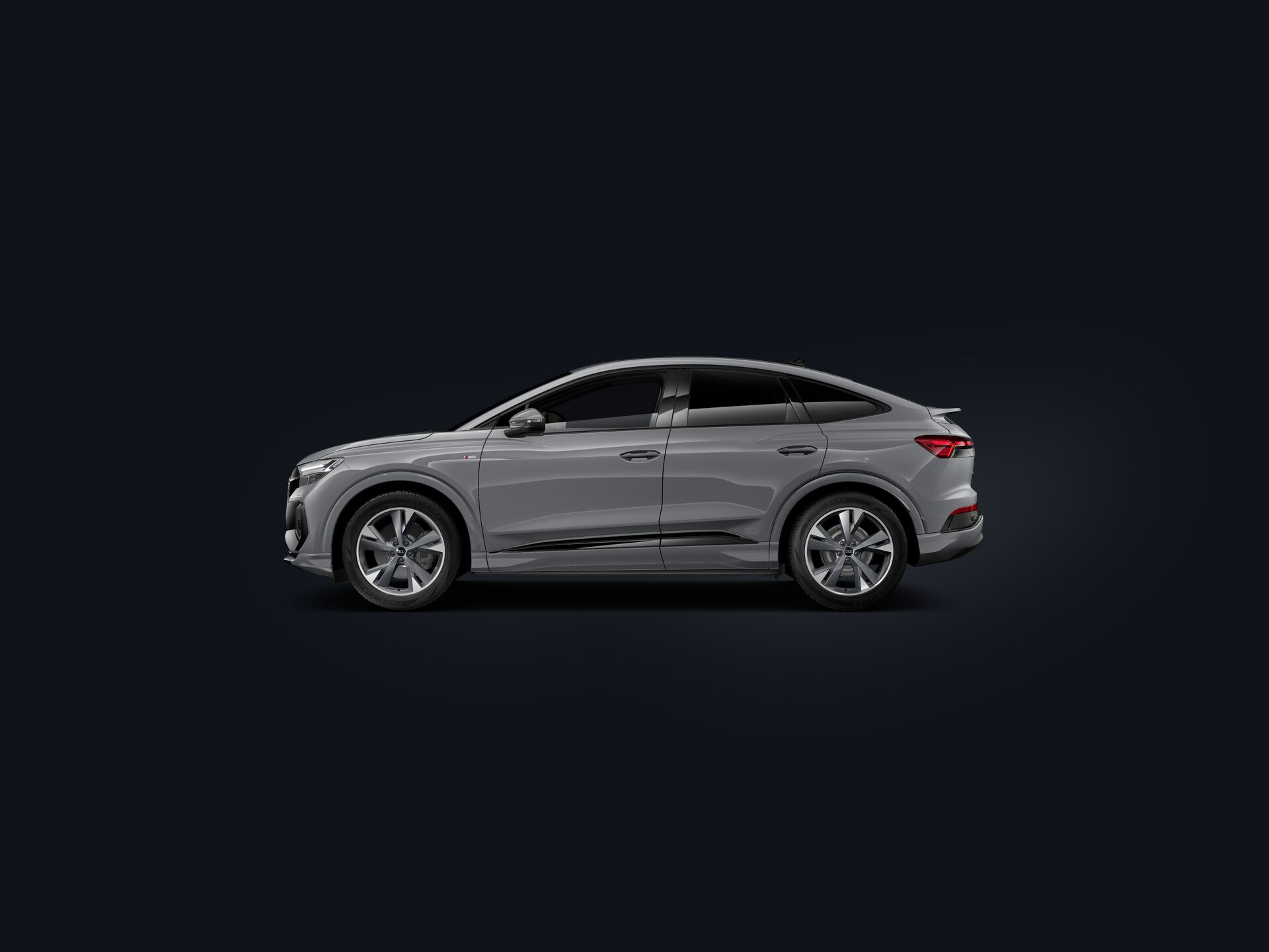 Q4 Sportback e-tron custside