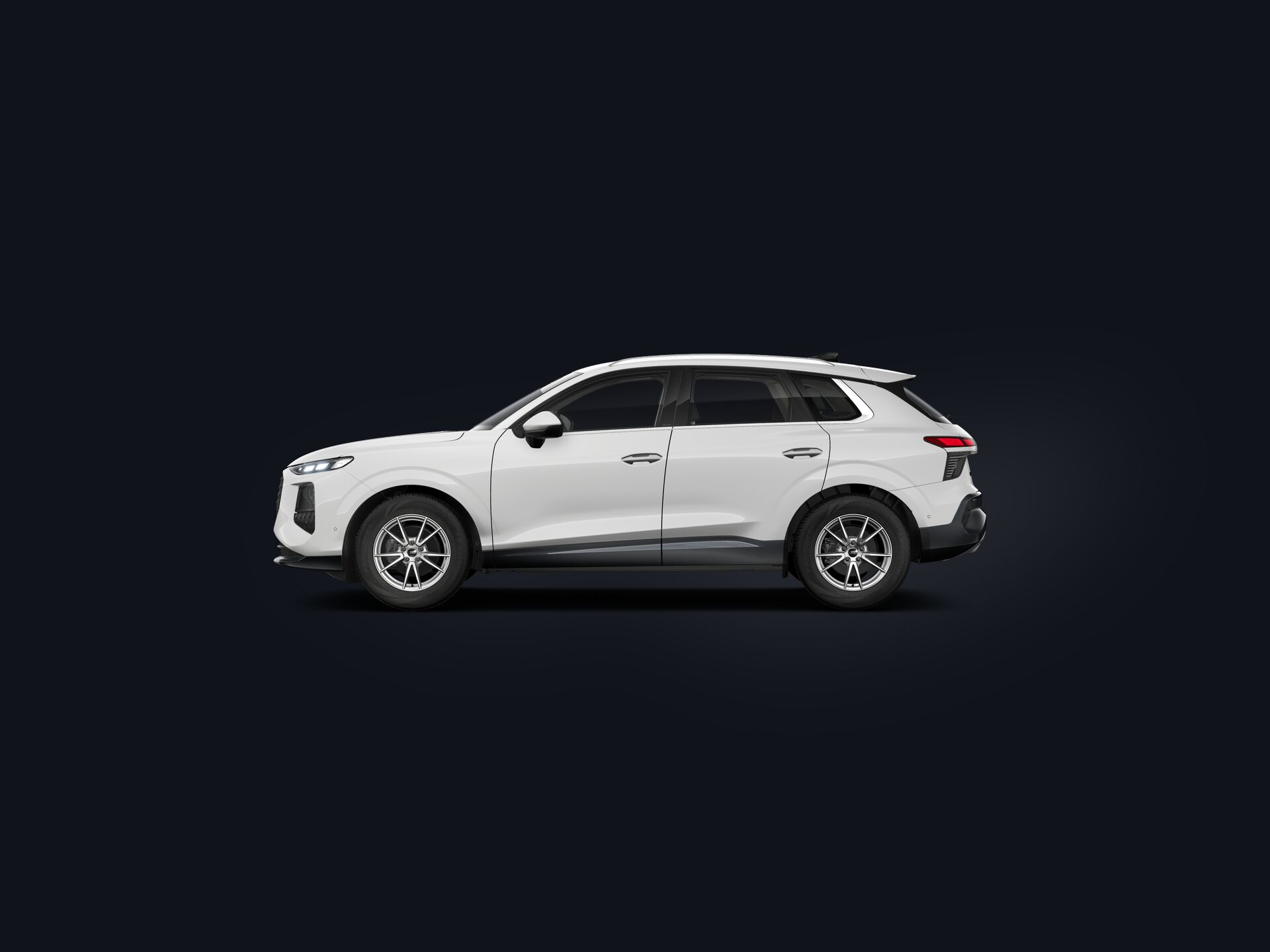 Q3 SUV custside