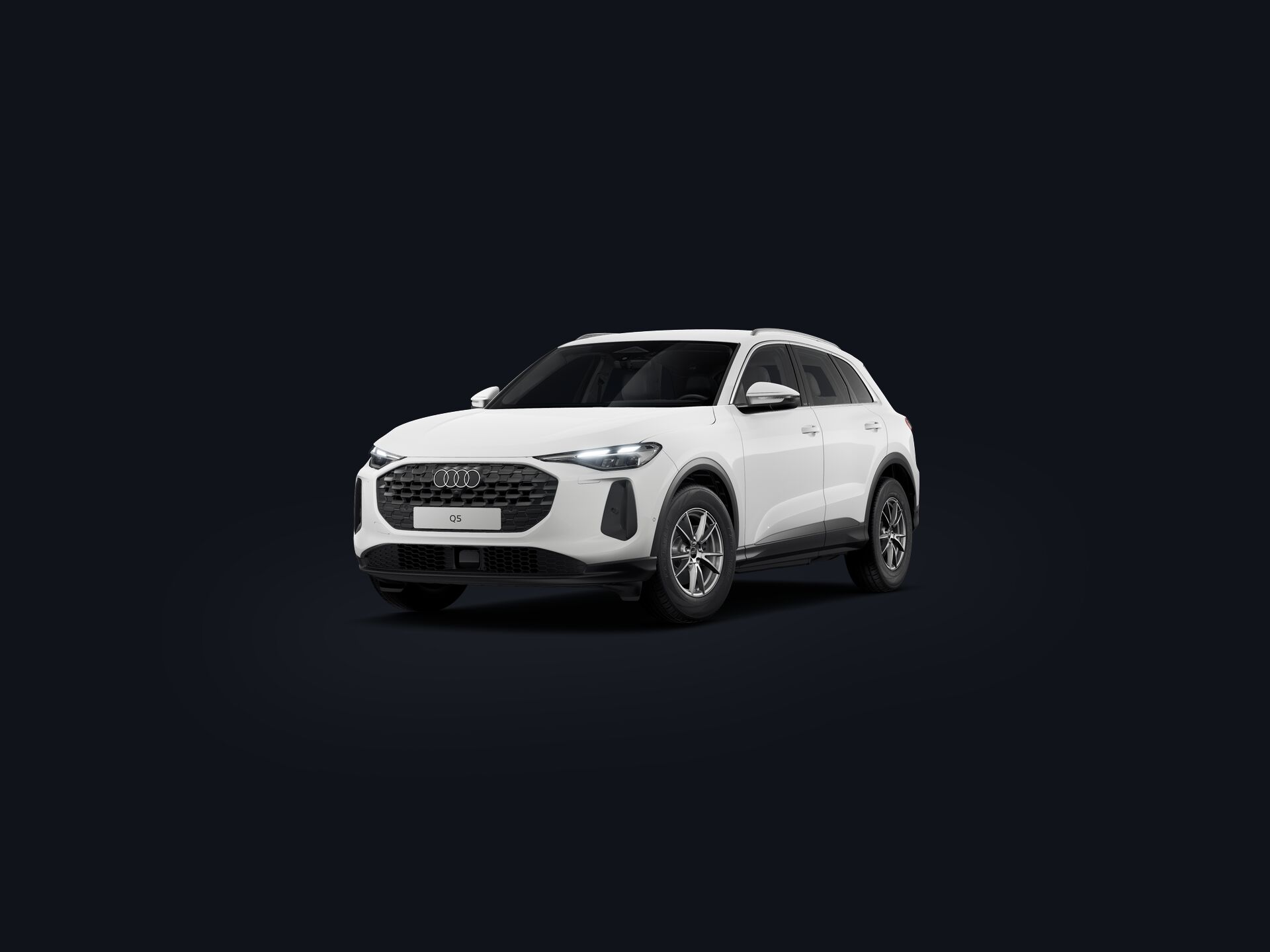 Q5 SUV 3/4 front