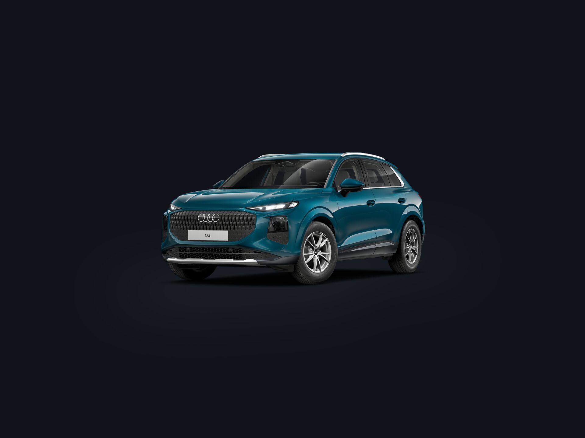 Q3 SUV  3/4 front