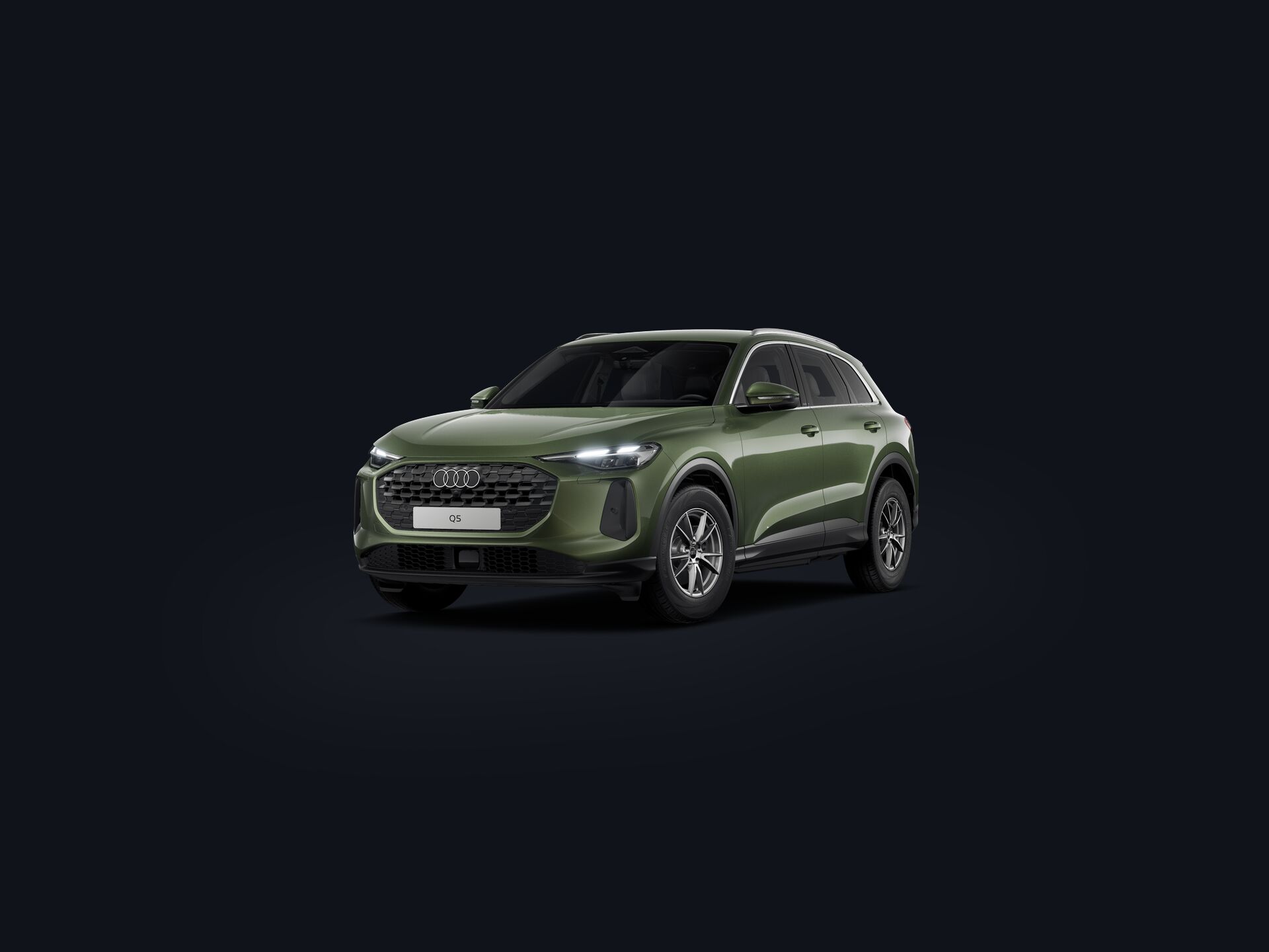 Q5 SUV 3/4 front