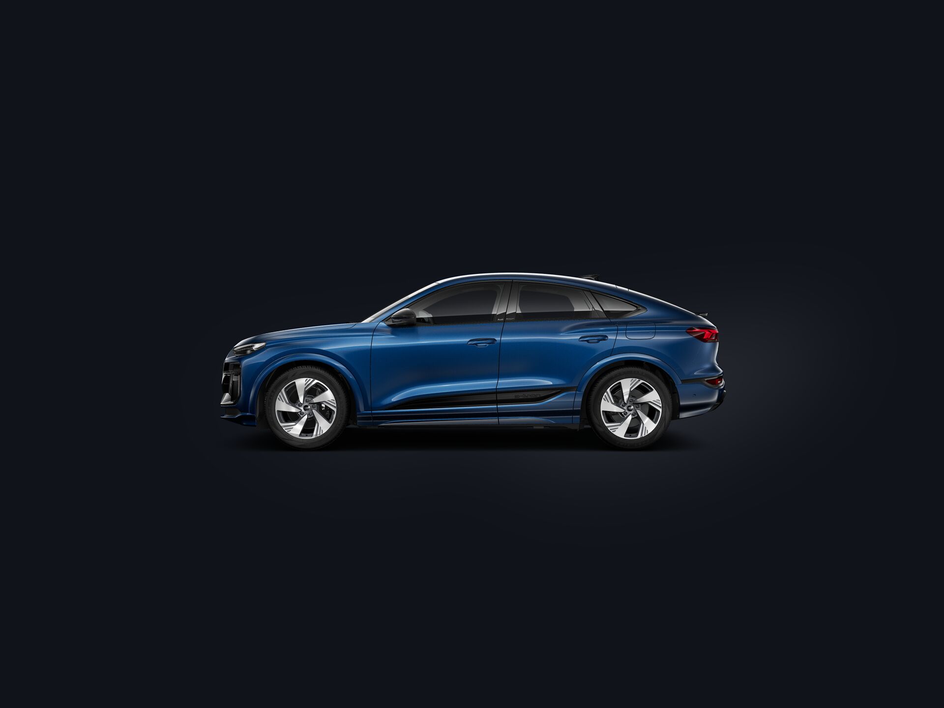SQ6 Sportback e-tron custside