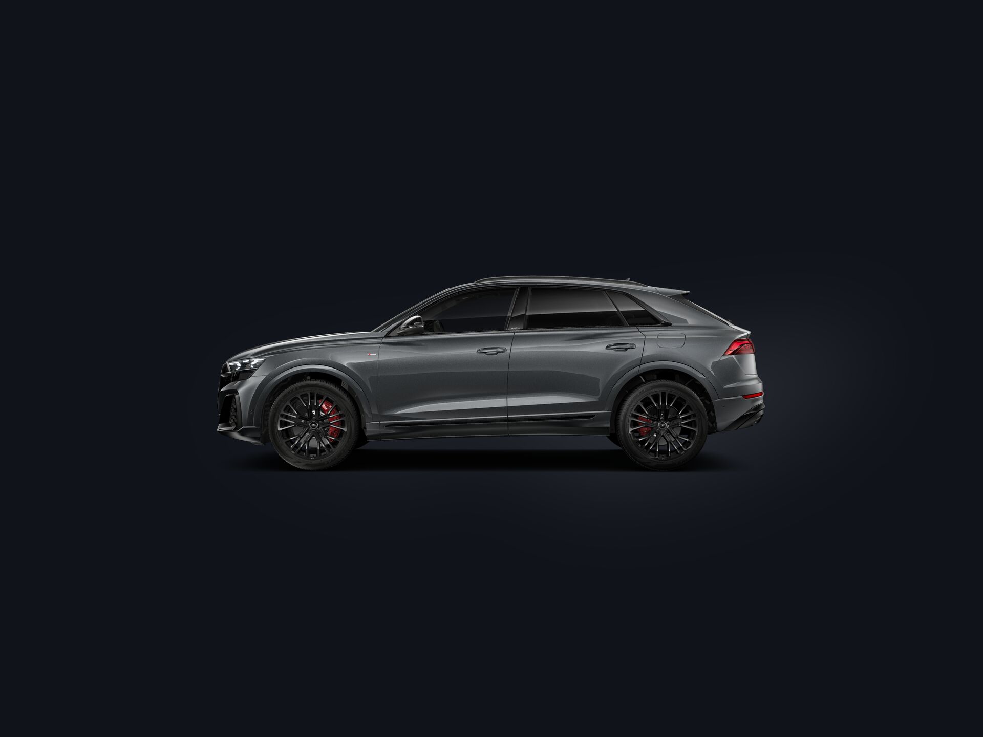 Q8 SUV TFSI e 2026 side