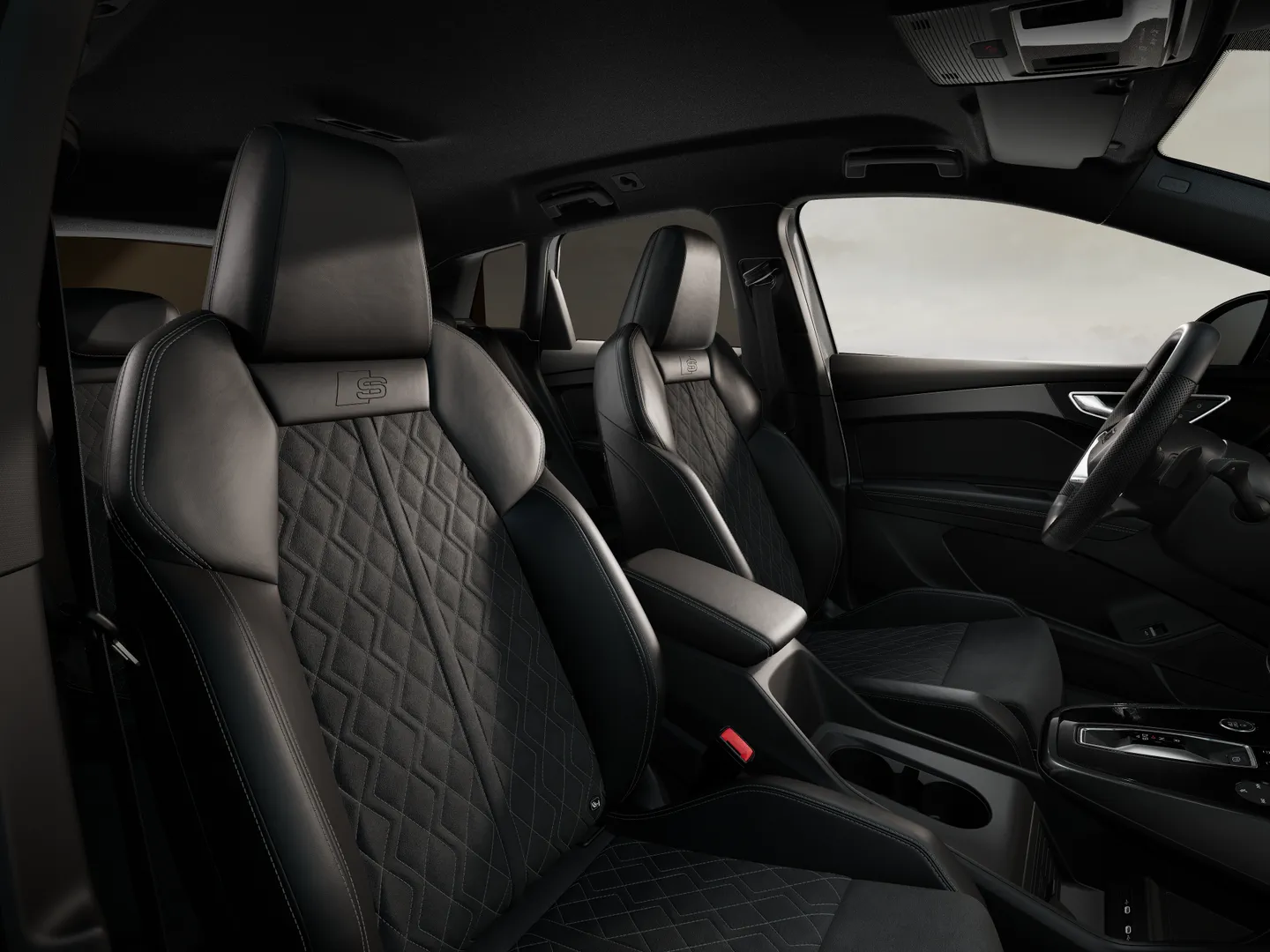 Zdjęcie Audi Q4 e-tron 40 e-tron 150,00 kW – Ujęcie: przednie fotele