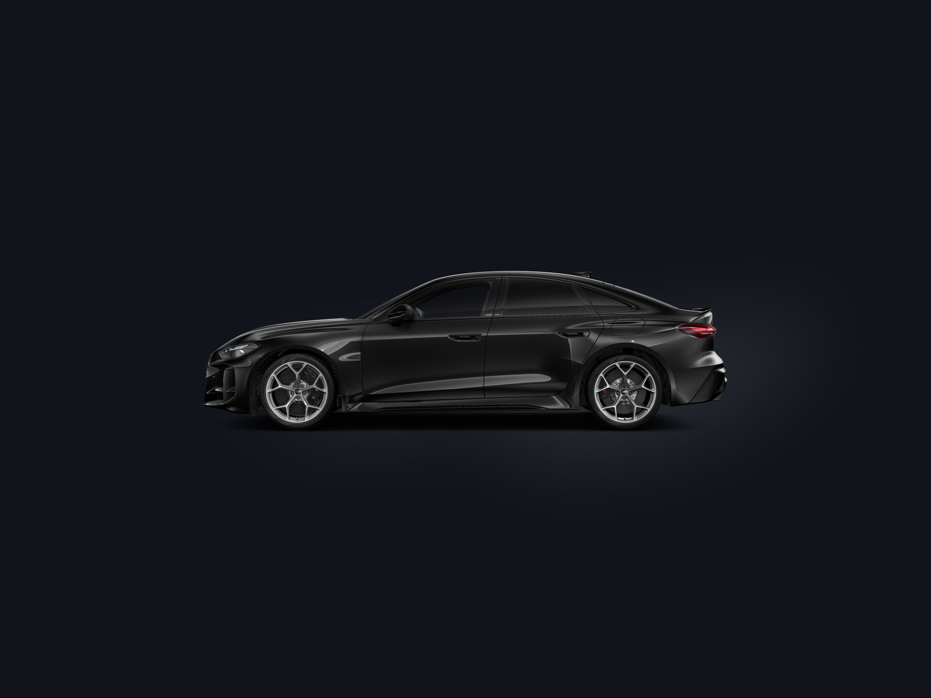 RS 5 Sedan side