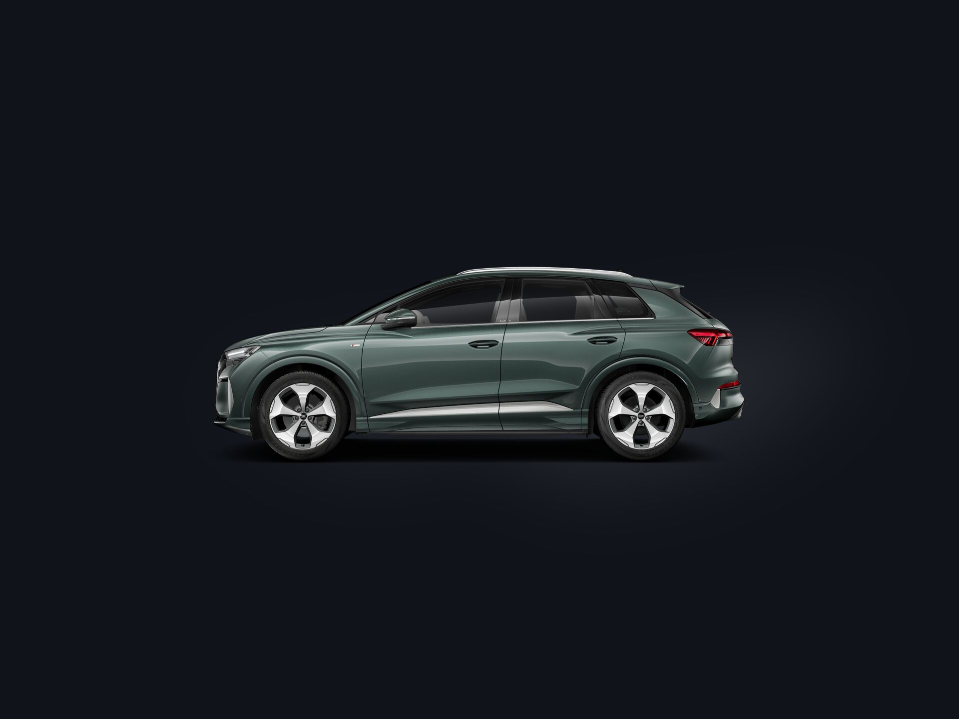 Q4 e-tron side