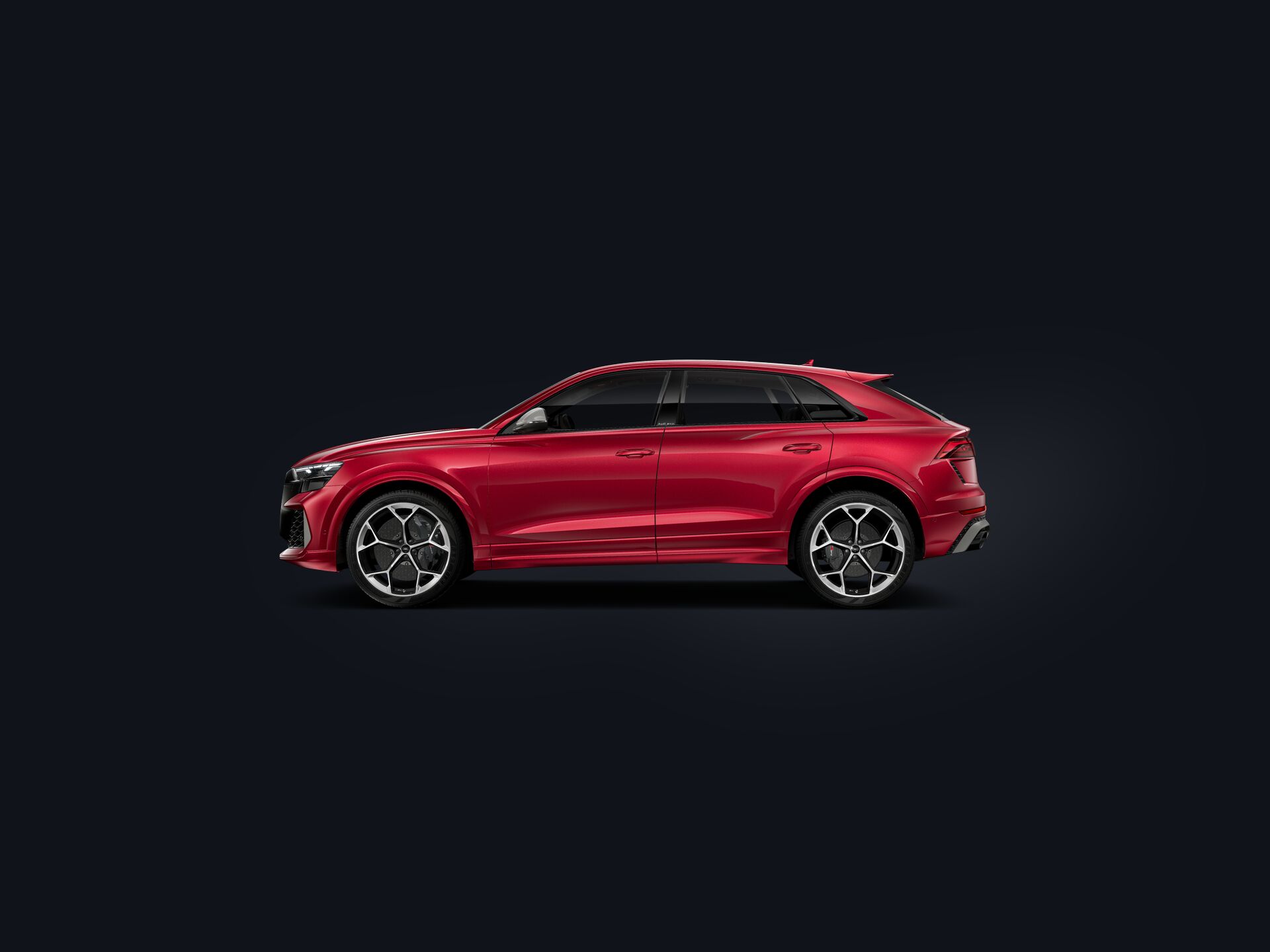 RS Q8 side