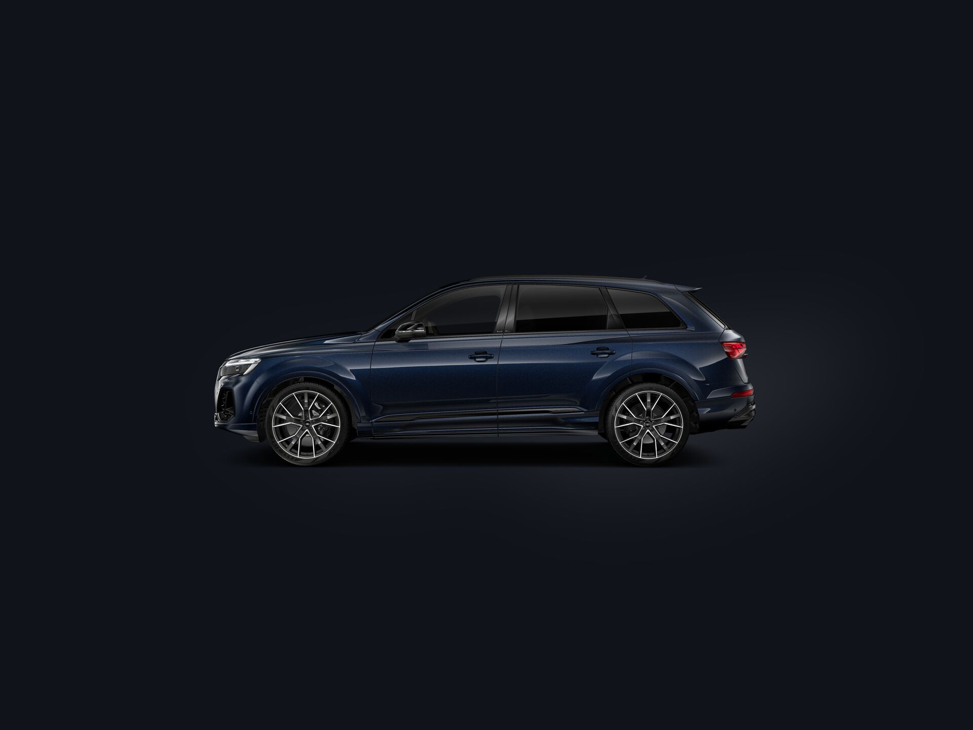 SQ7 SUV side
