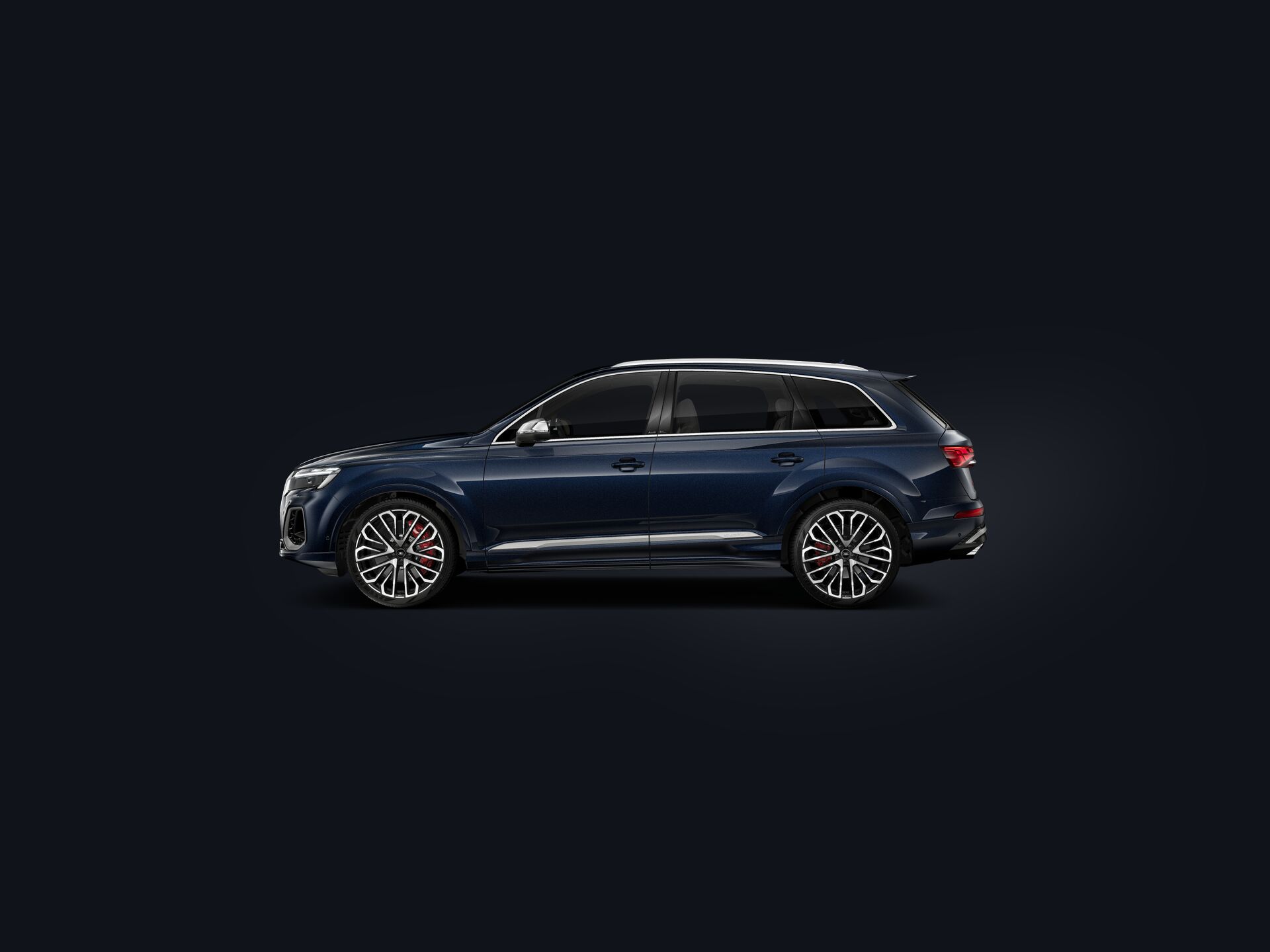 SQ7 side