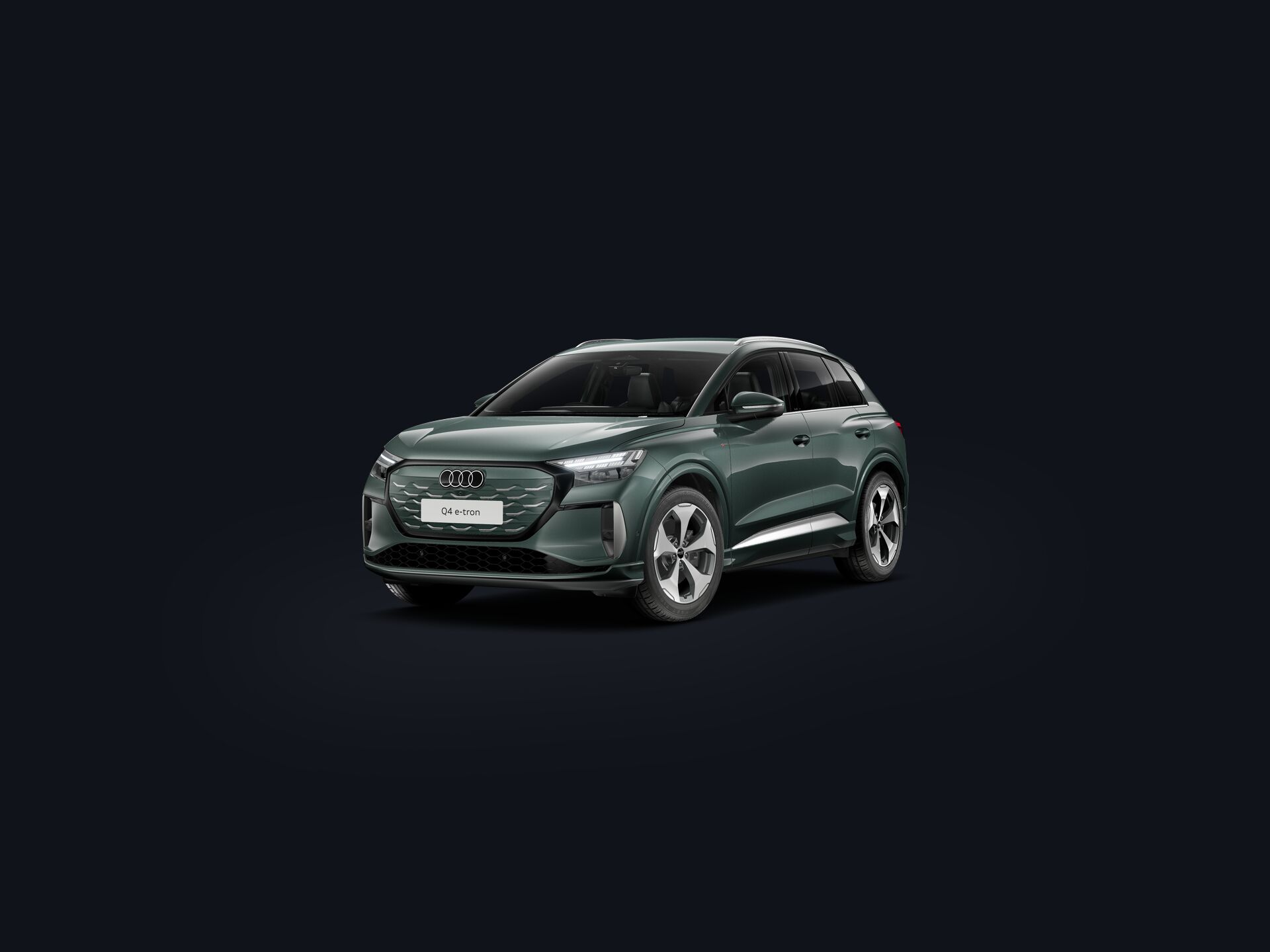 Q4 e-tron 3/4 front