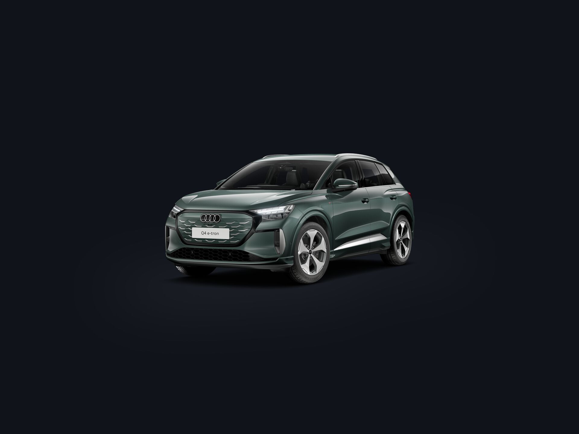Q4 e-tron 3/4 front